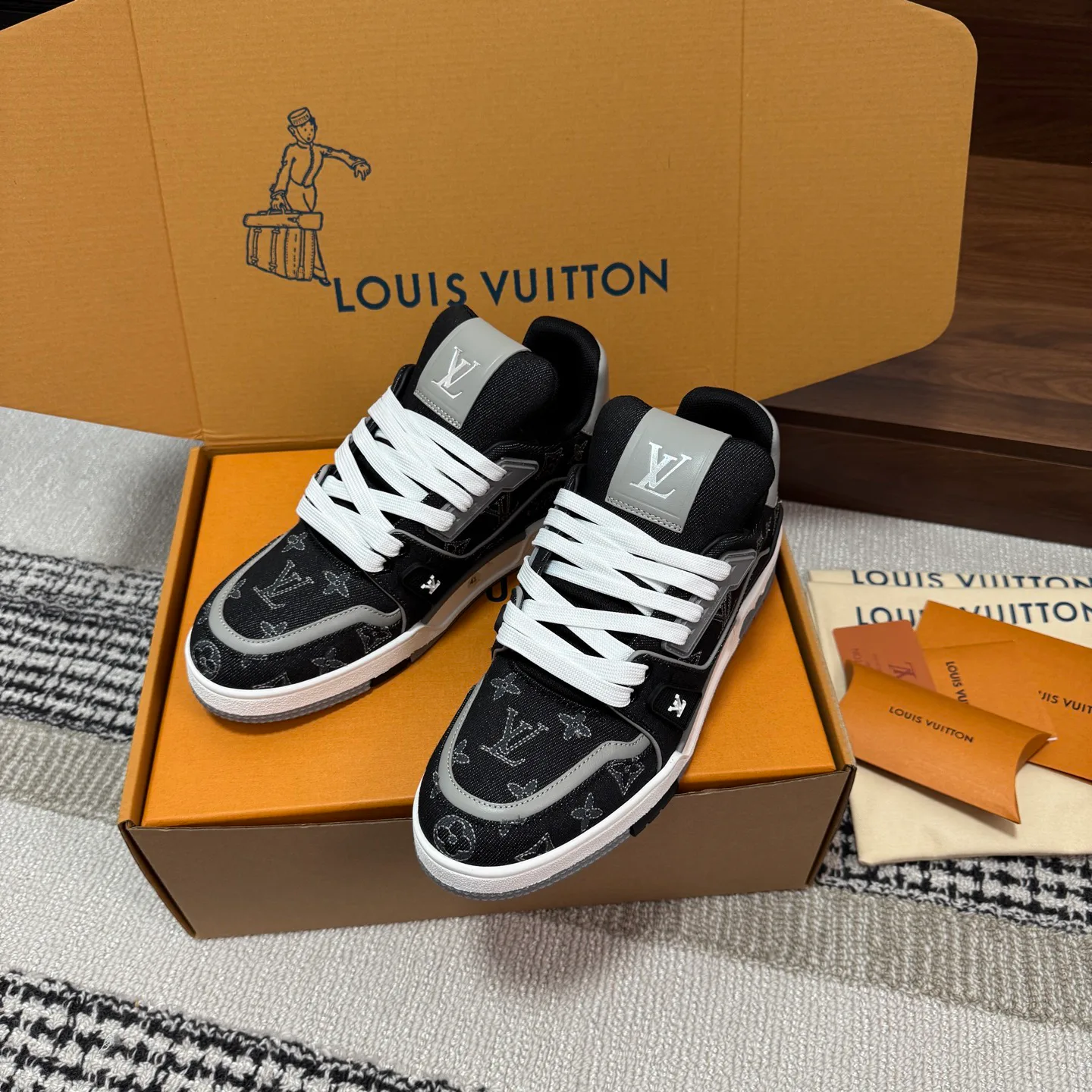 Кроссовки Женские Louis Vuitton 245618