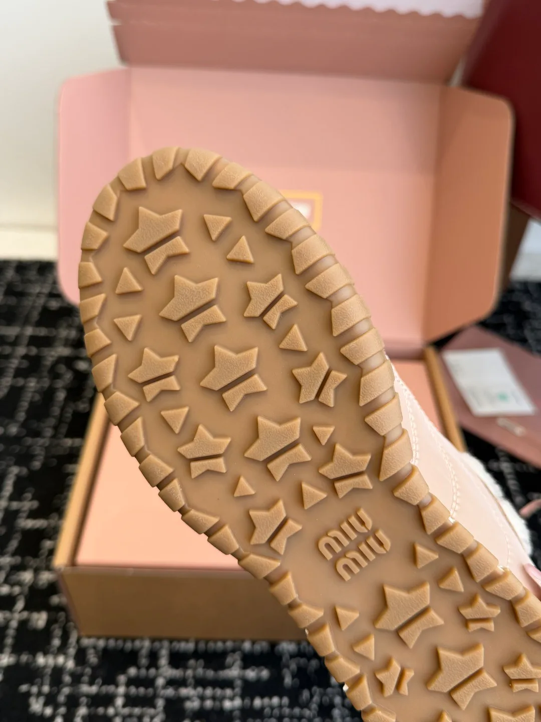 Кроссовки Женские Miu Miu 357101