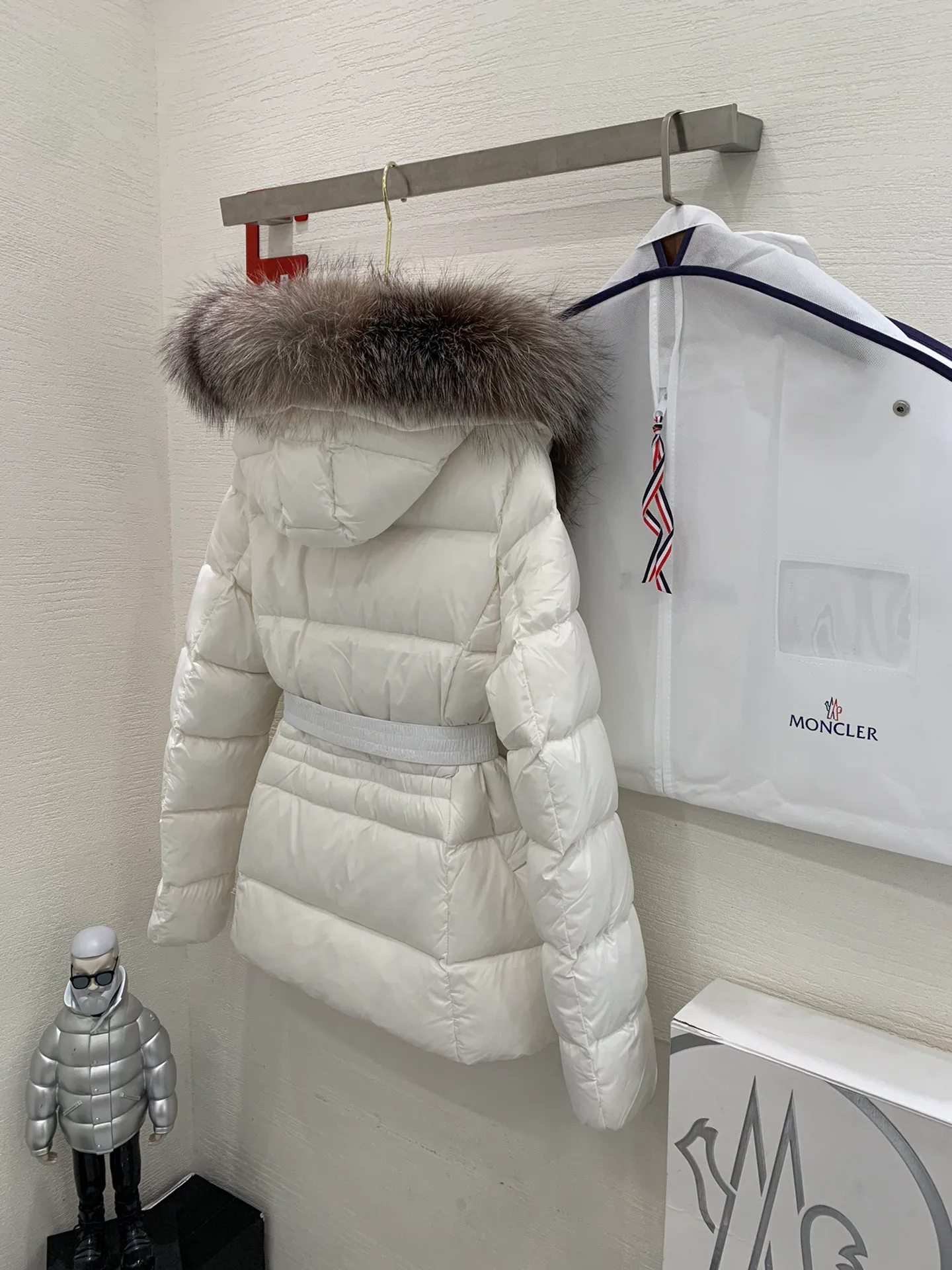 Куртки И Пуховики Женские Moncler 18188708