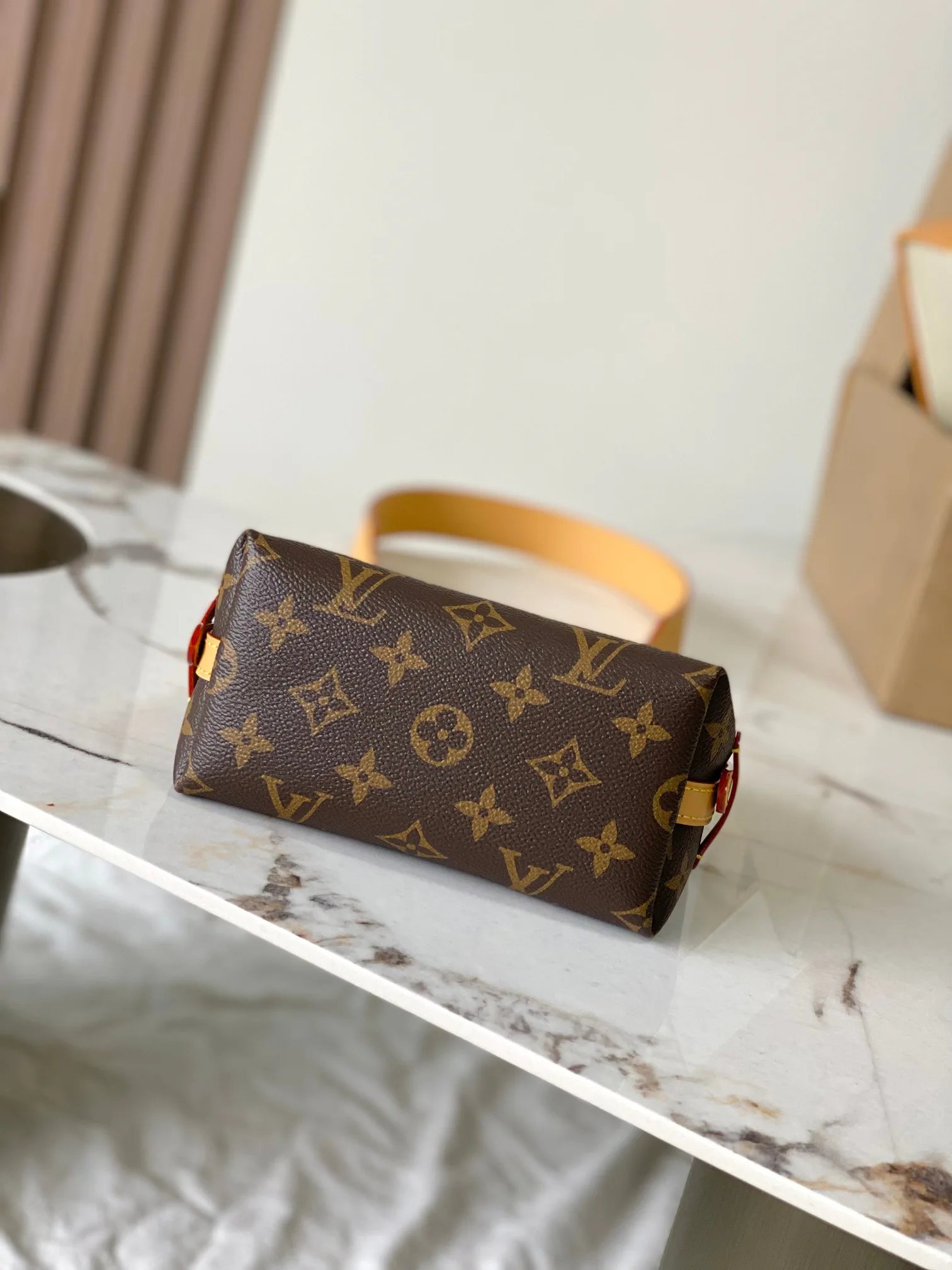 Классические Сумки Женские Louis Vuitton 18170479