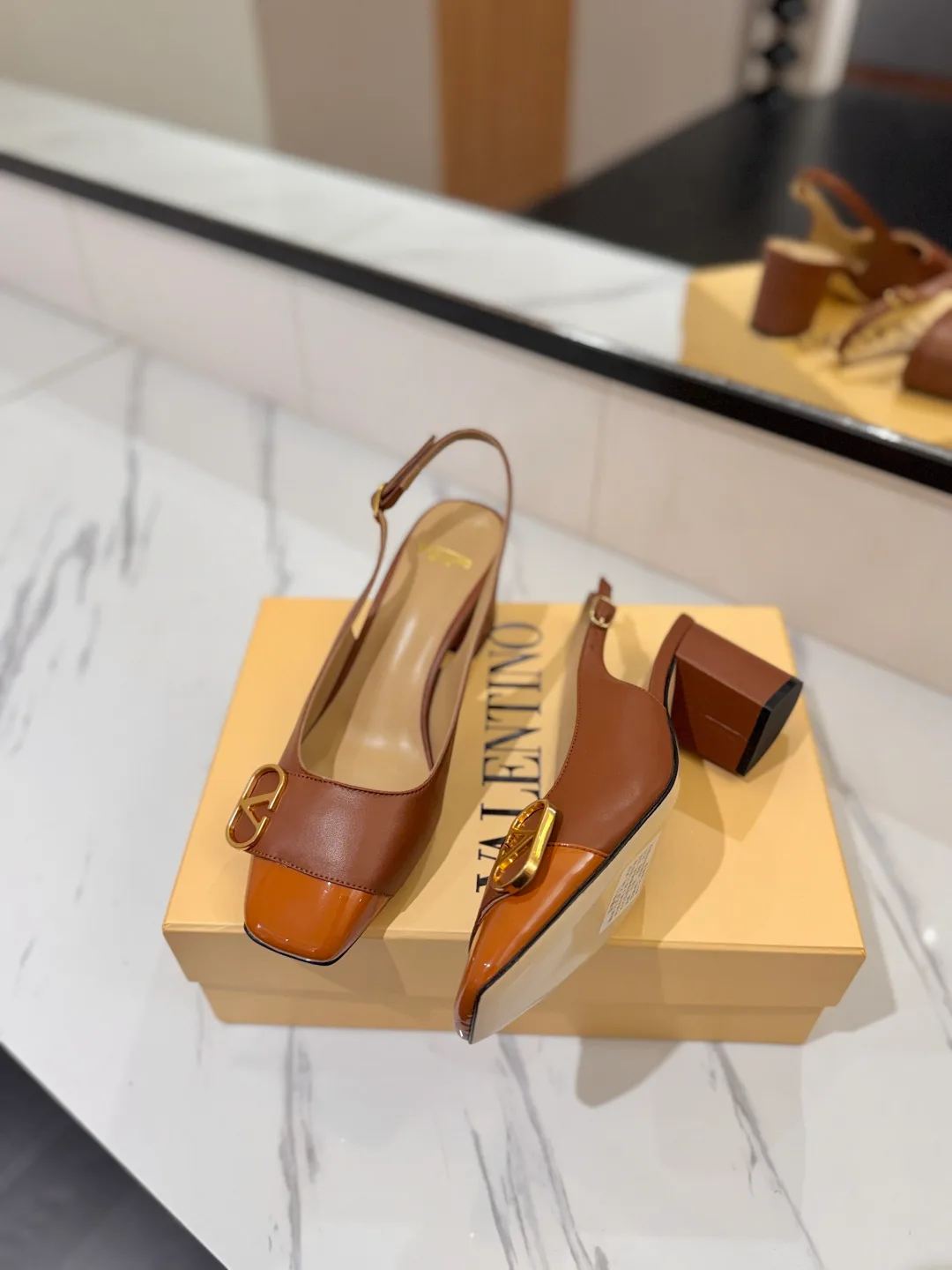 Босоножки Женские Valentino 18134905