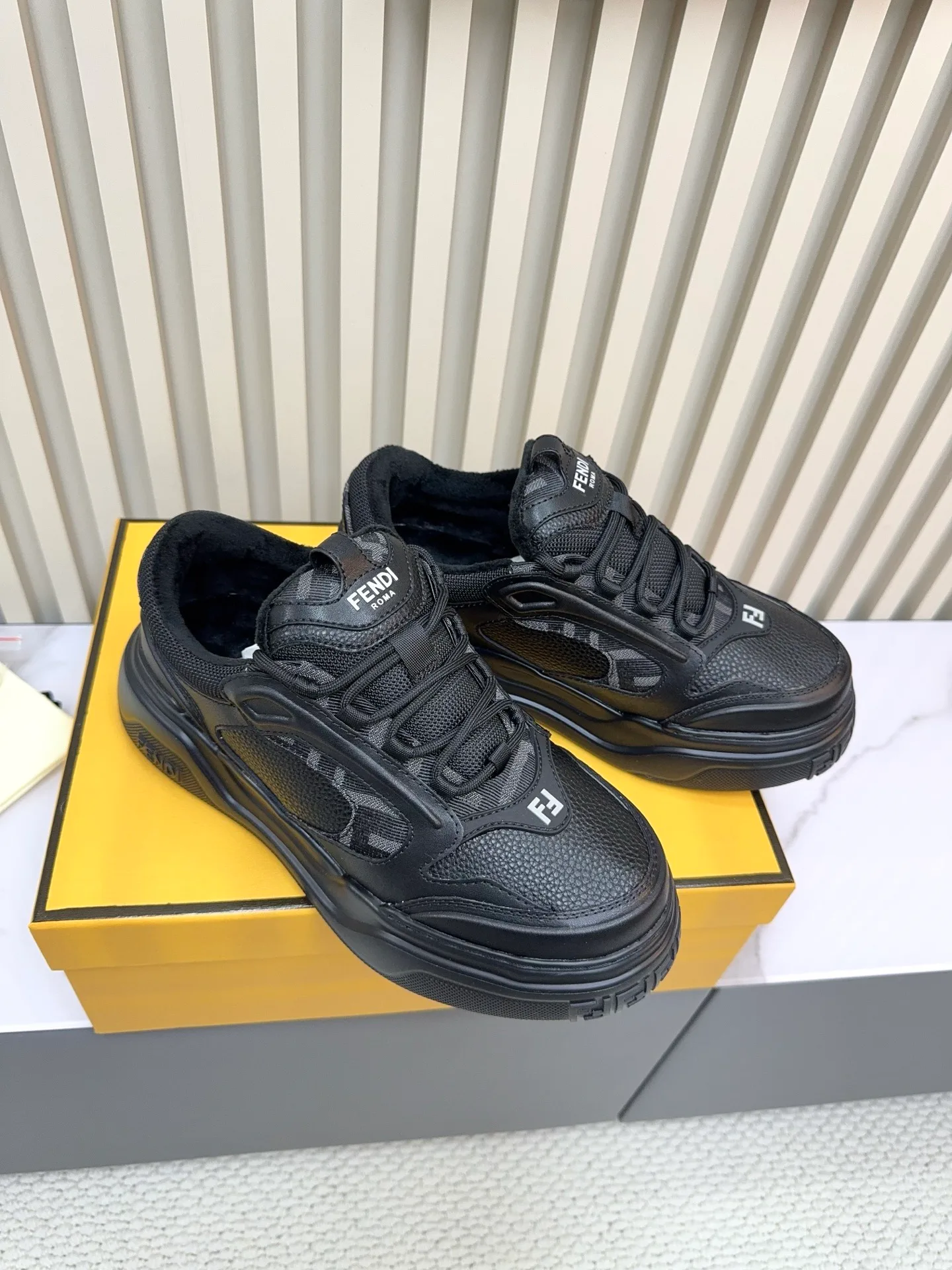 Кроссовки Мужские Fendi 354130