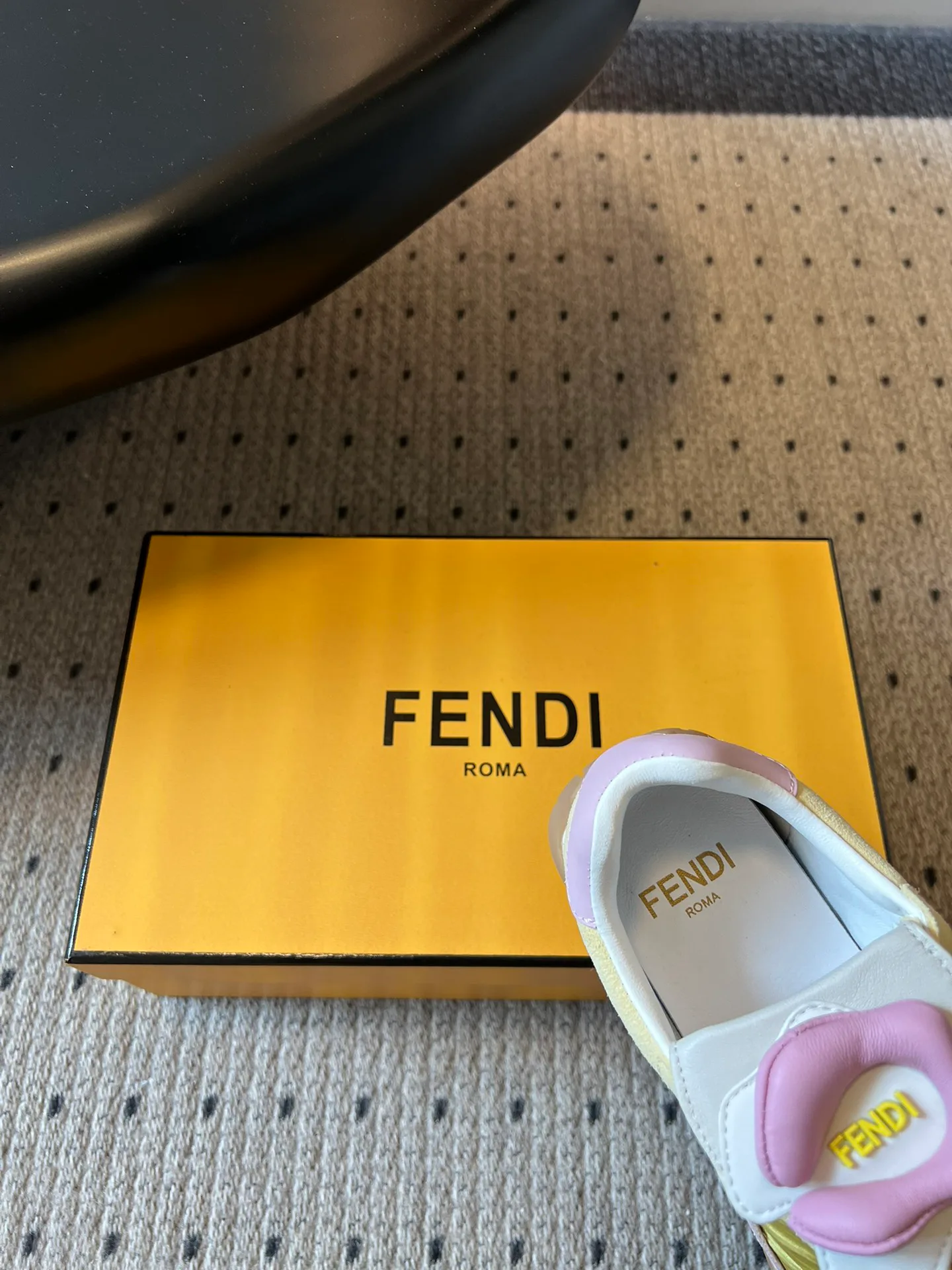 Кроссовки Женские Fendi 11658220