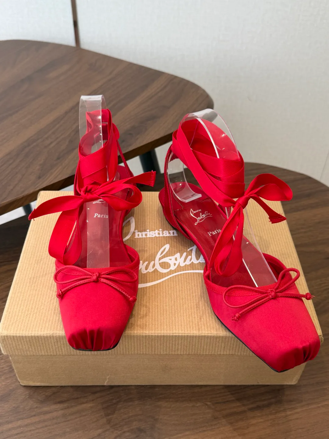 Туфли Женские Christian Louboutin 17461354