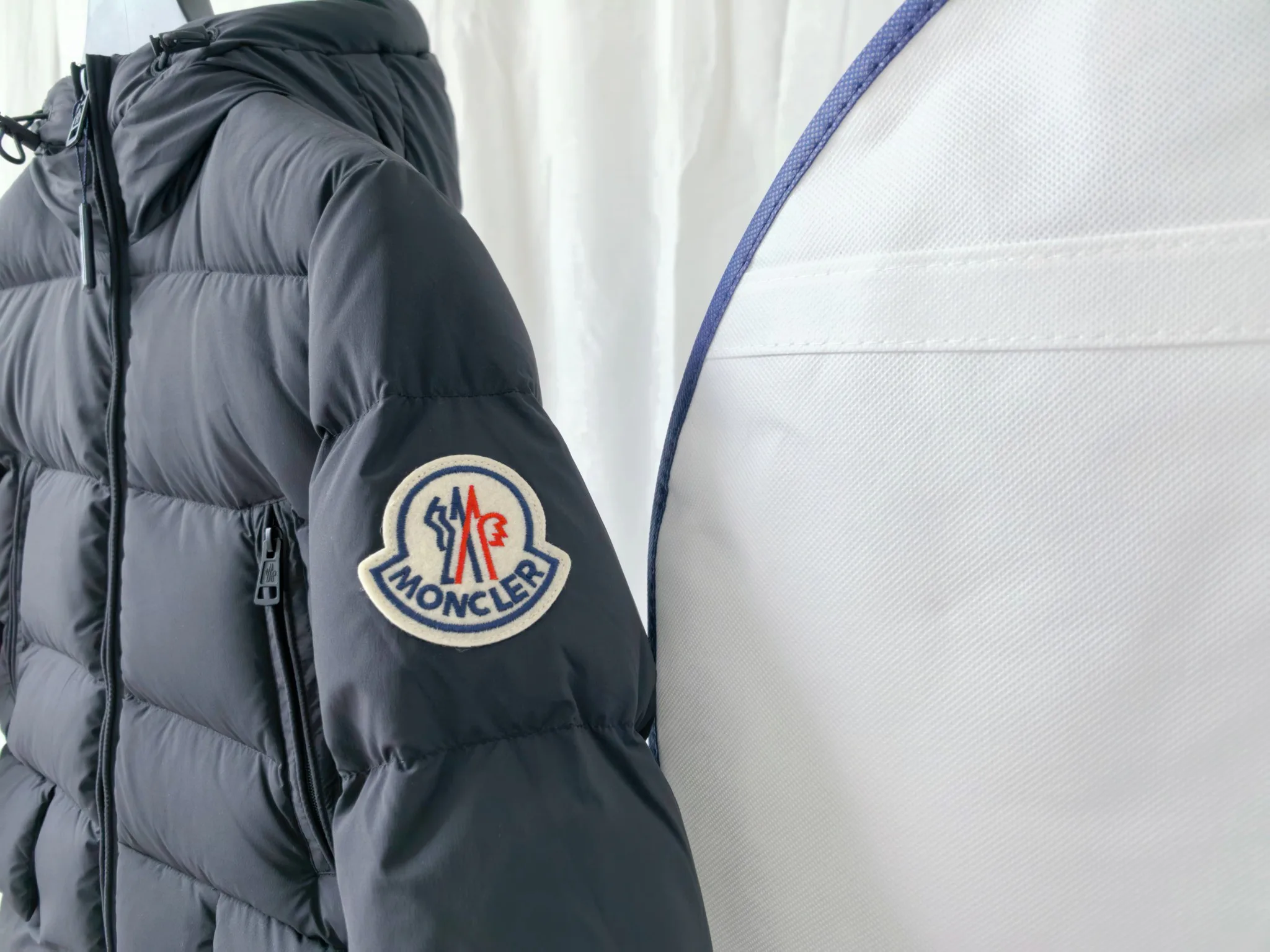Куртки И Пуховики Женские Moncler 19397965