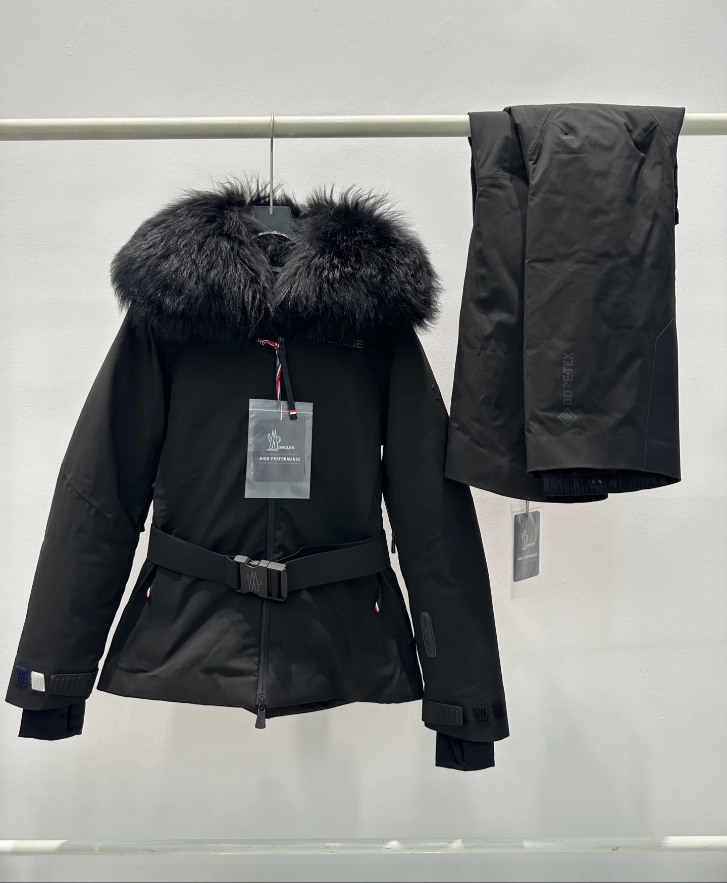 Куртки И Пуховики Женские Moncler 18710229