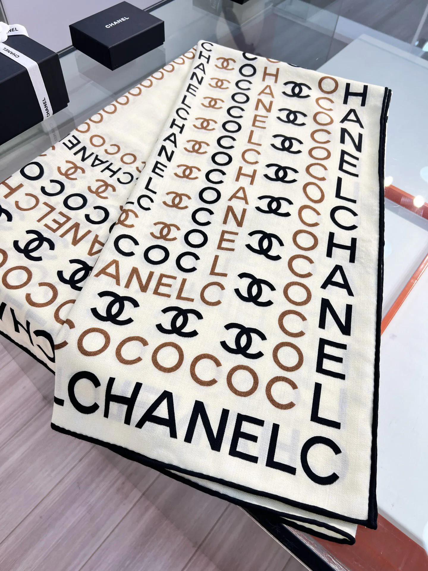 Платки Chanel 18093547