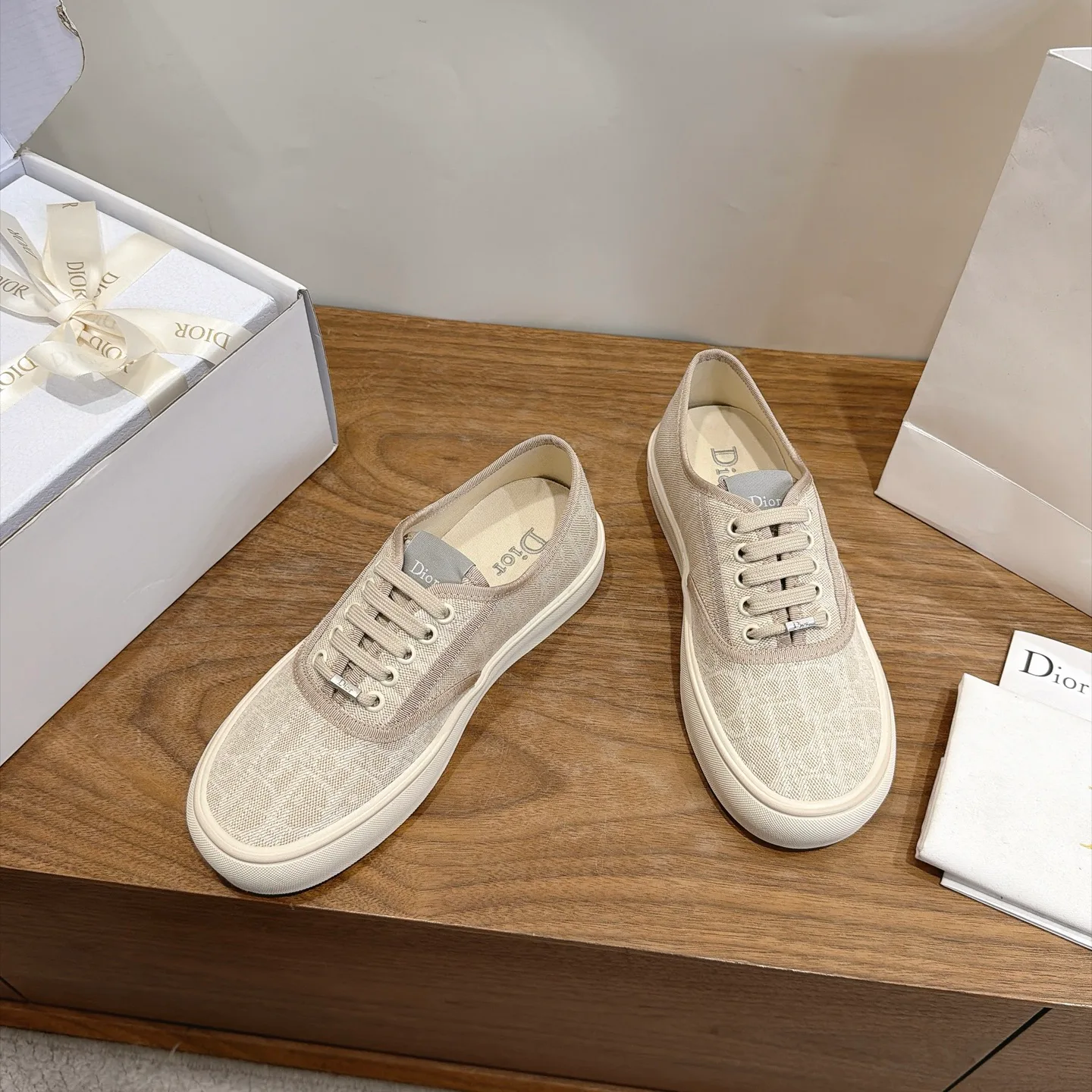 Кроссовки Женские Christian Dior 18034452