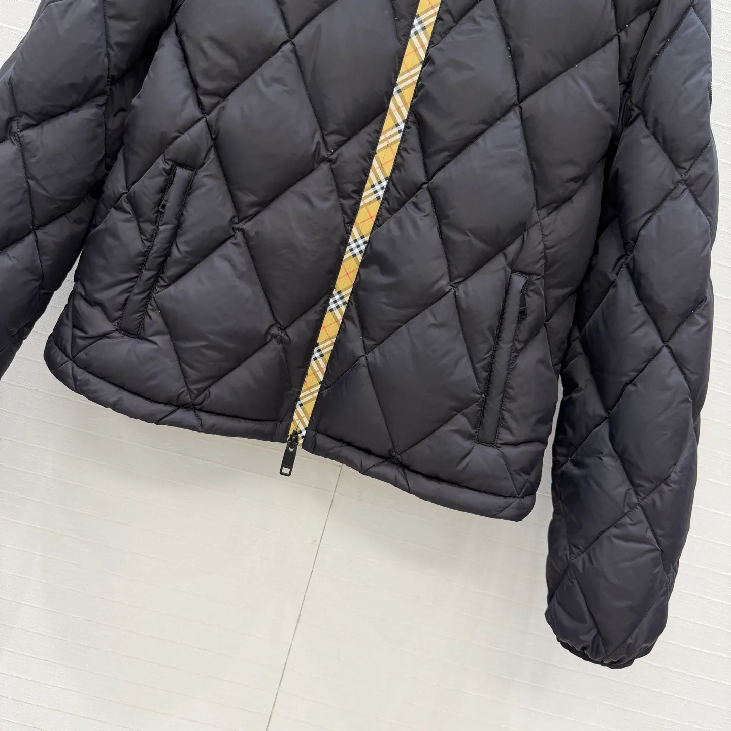 Куртки И Пуховики Женские Burberry 18325227