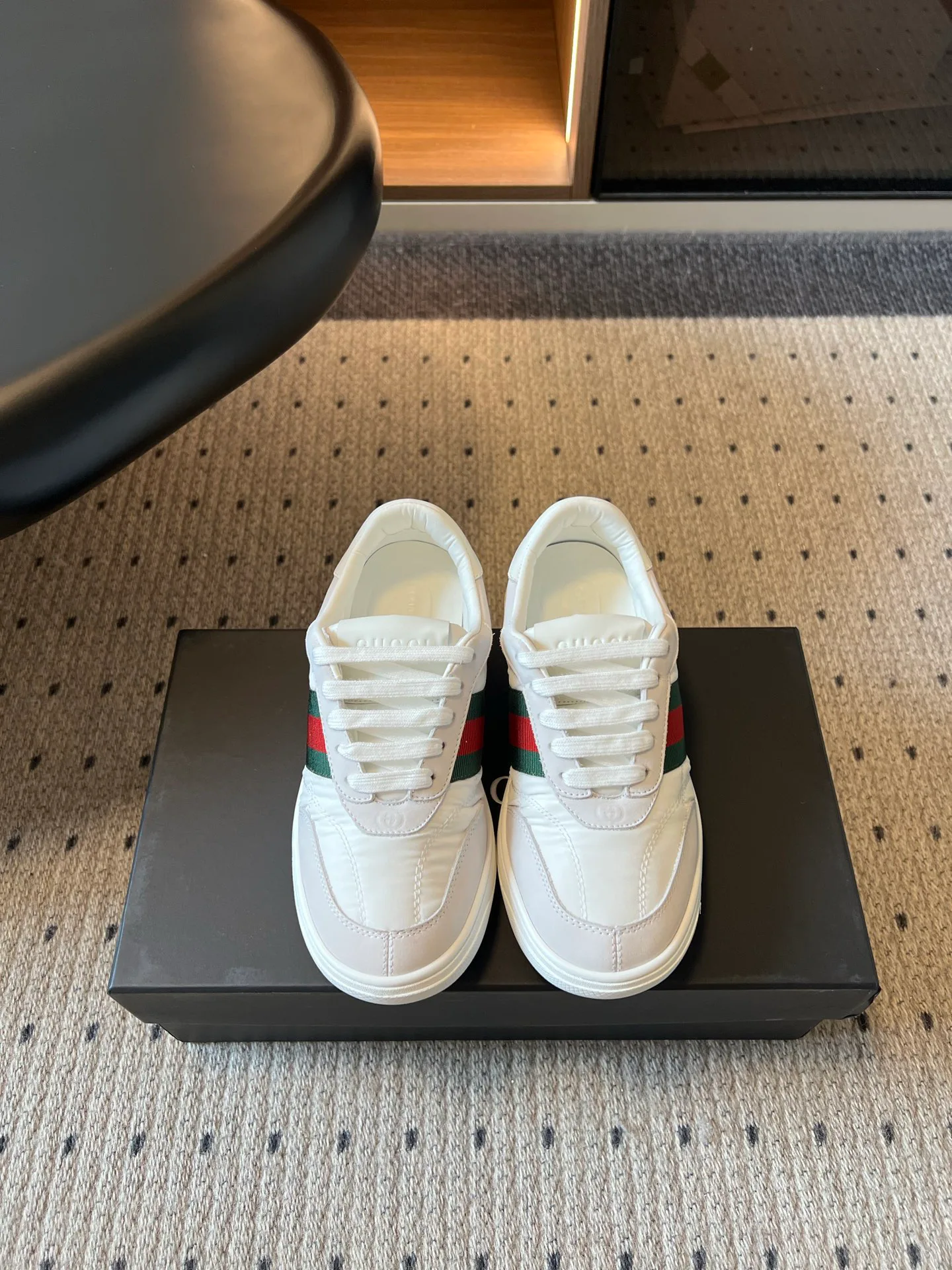Кроссовки Женские Gucci 17926086