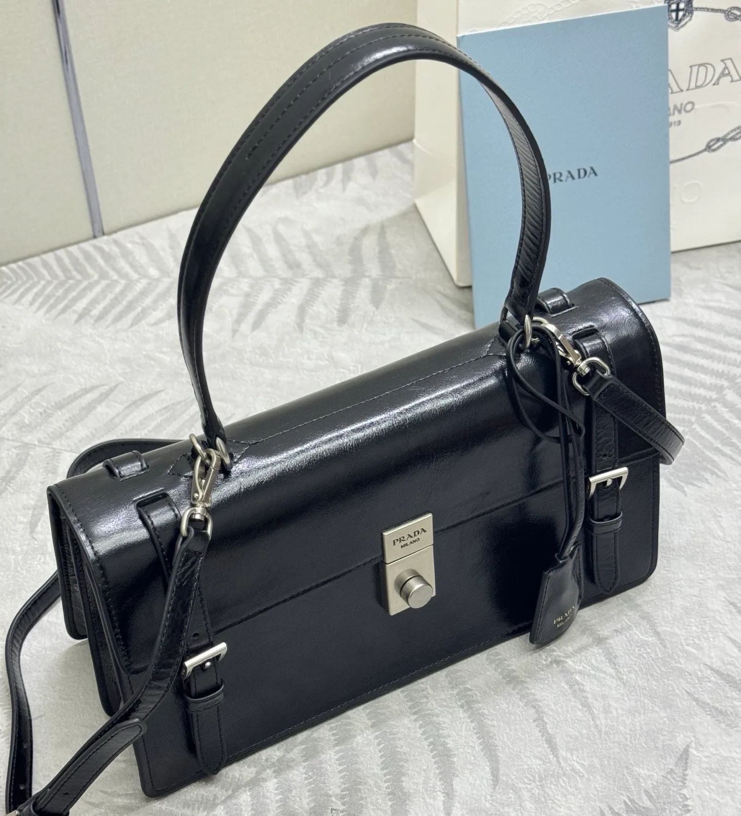 Классические Сумки Женские Prada 11462459