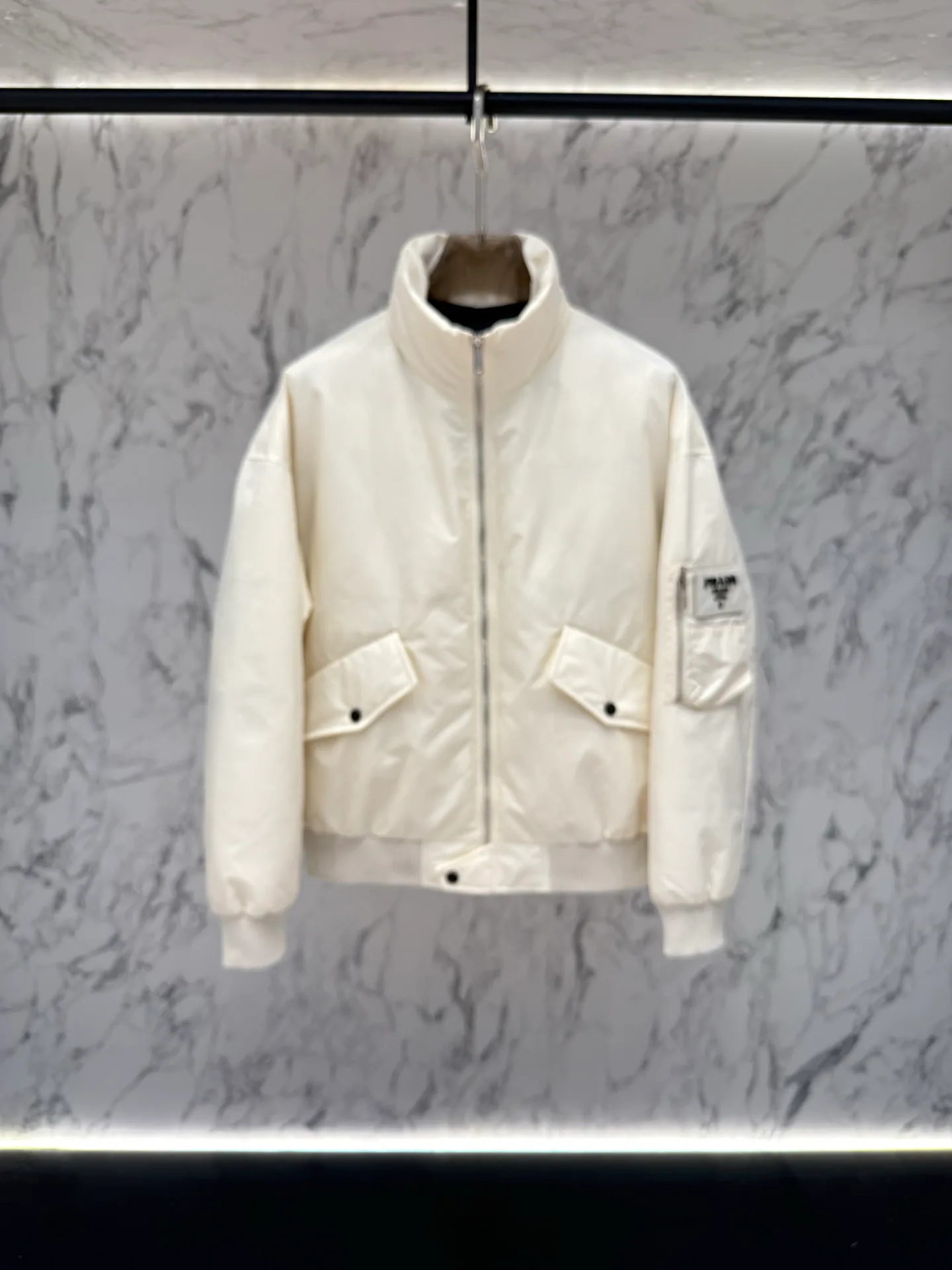 Куртки И Пуховики Женские Prada 18480859