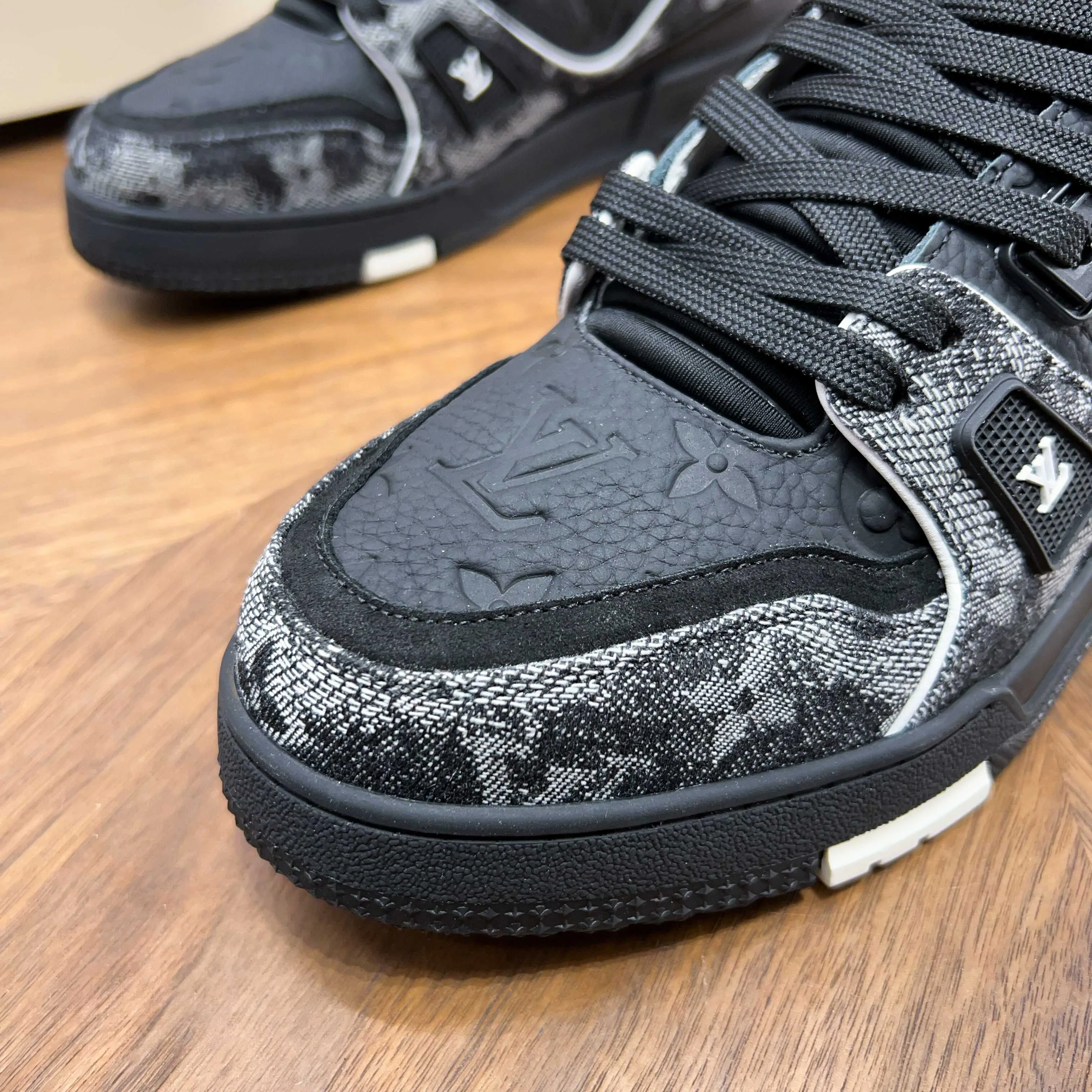 Кроссовки Мужские Louis Vuitton 1319040