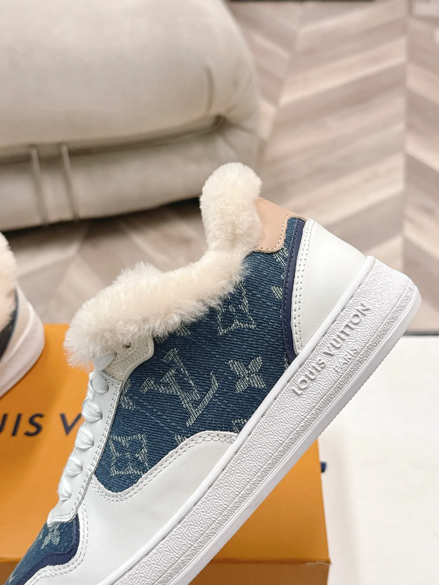 Кроссовки Женские Louis Vuitton 940402