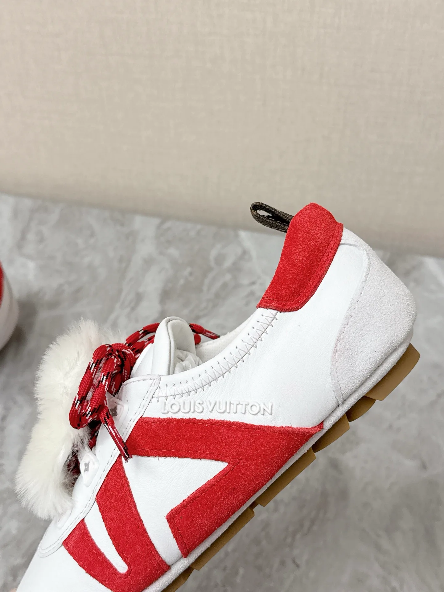 Кроссовки Женские Louis Vuitton 2625299