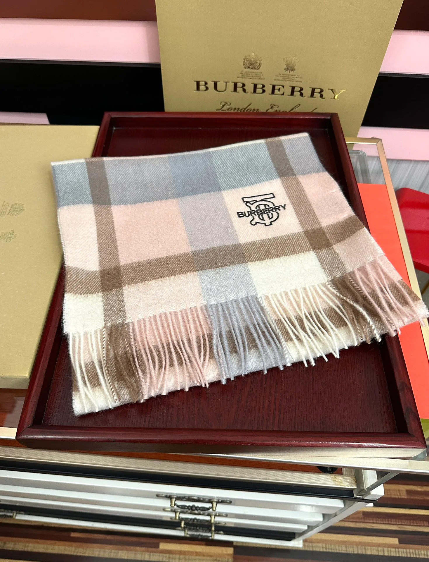 Шарфы Burberry 1490197