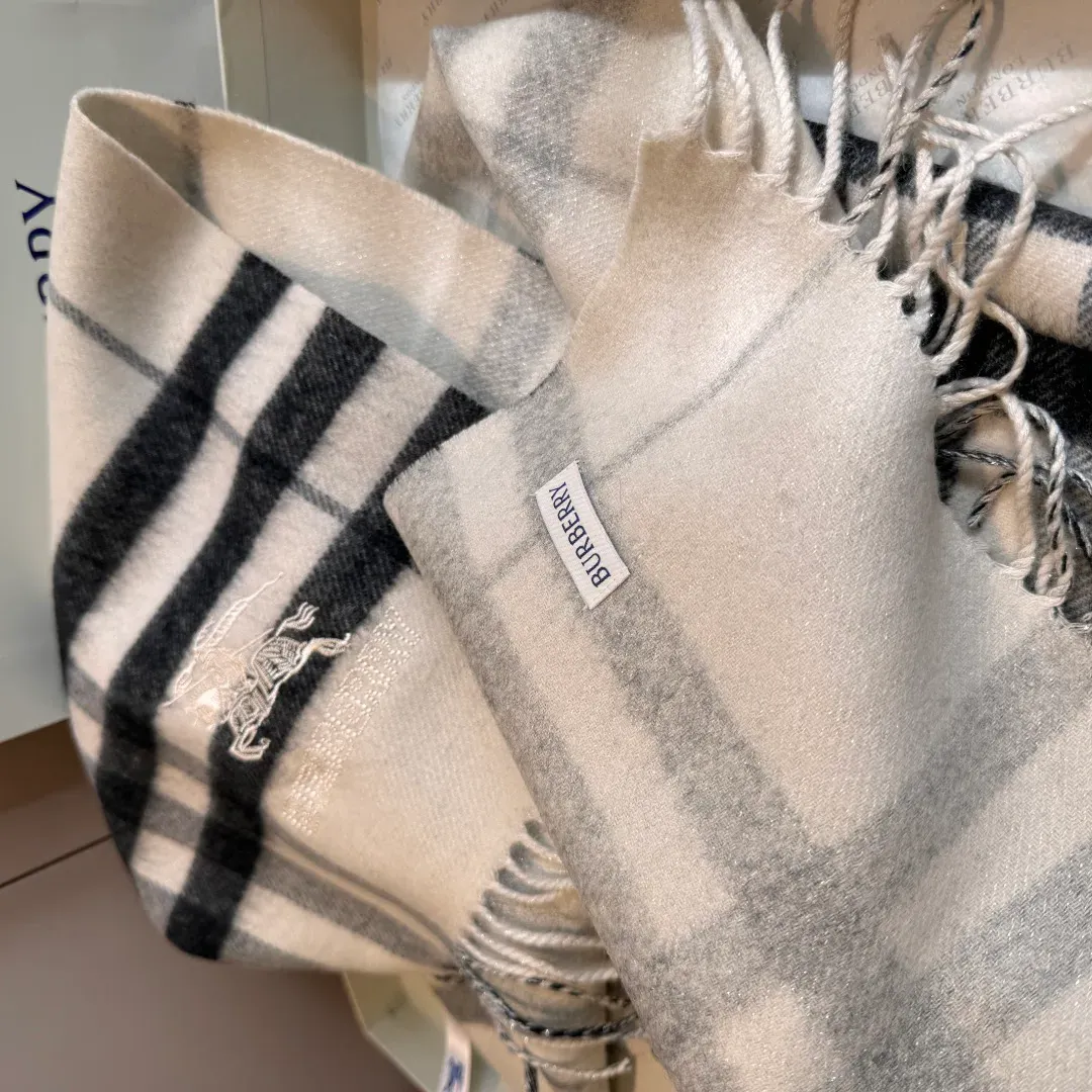 Шарфы Burberry 4549933