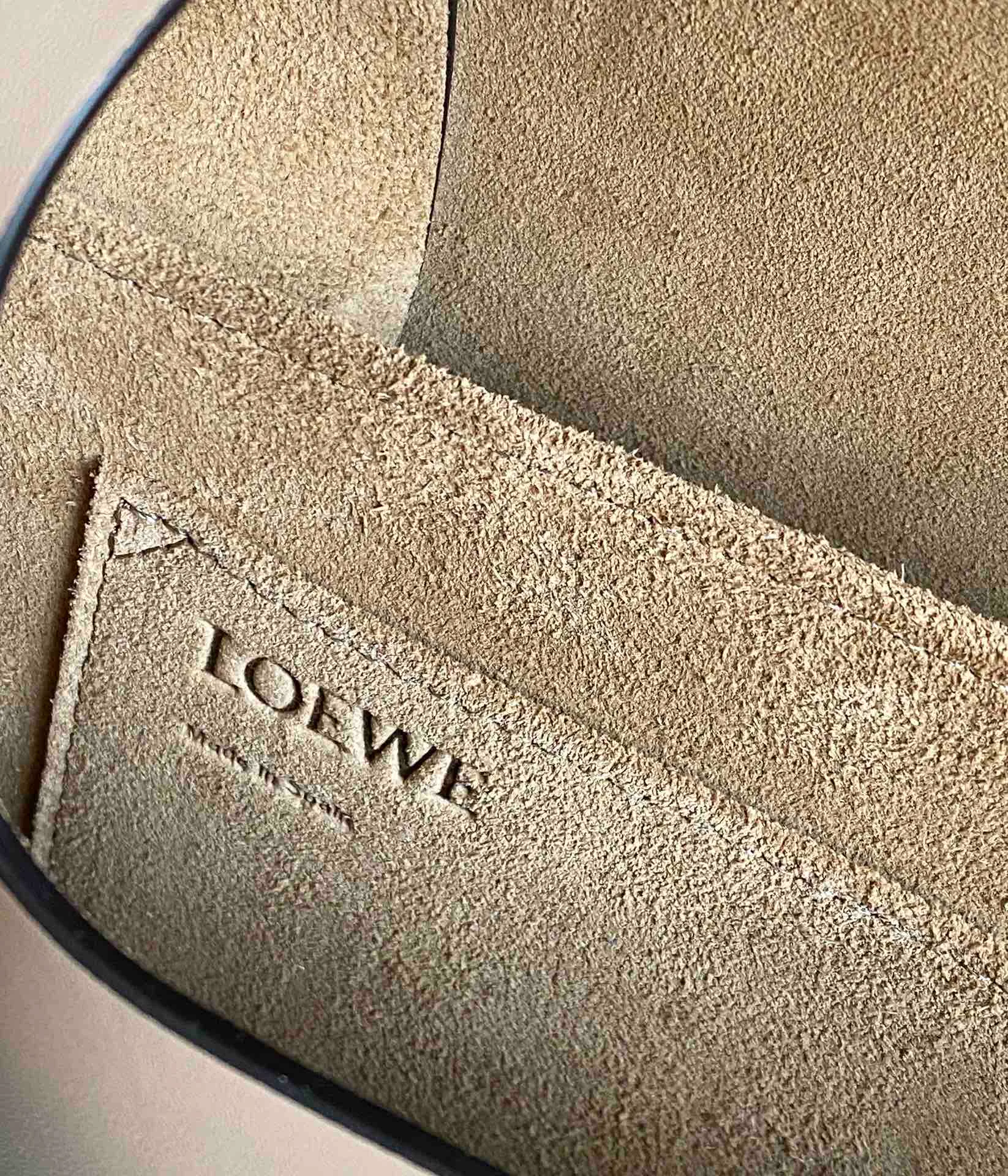 Сумки На Ремне Женские Loewe 11402891