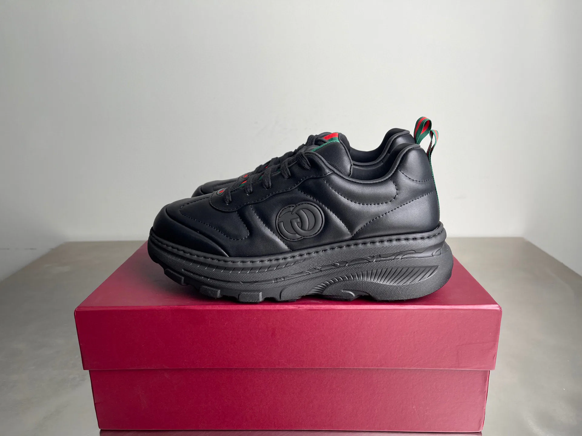 Кроссовки Мужские Gucci 11679356