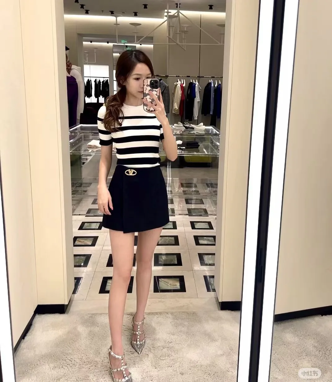 Шорты Женские Valentino 4454670