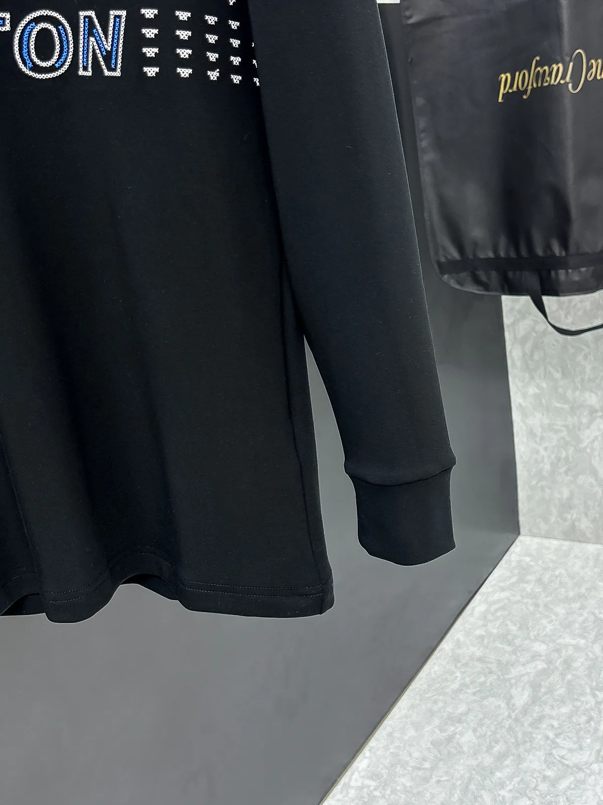 Лонгсливы Мужские Louis Vuitton 235300