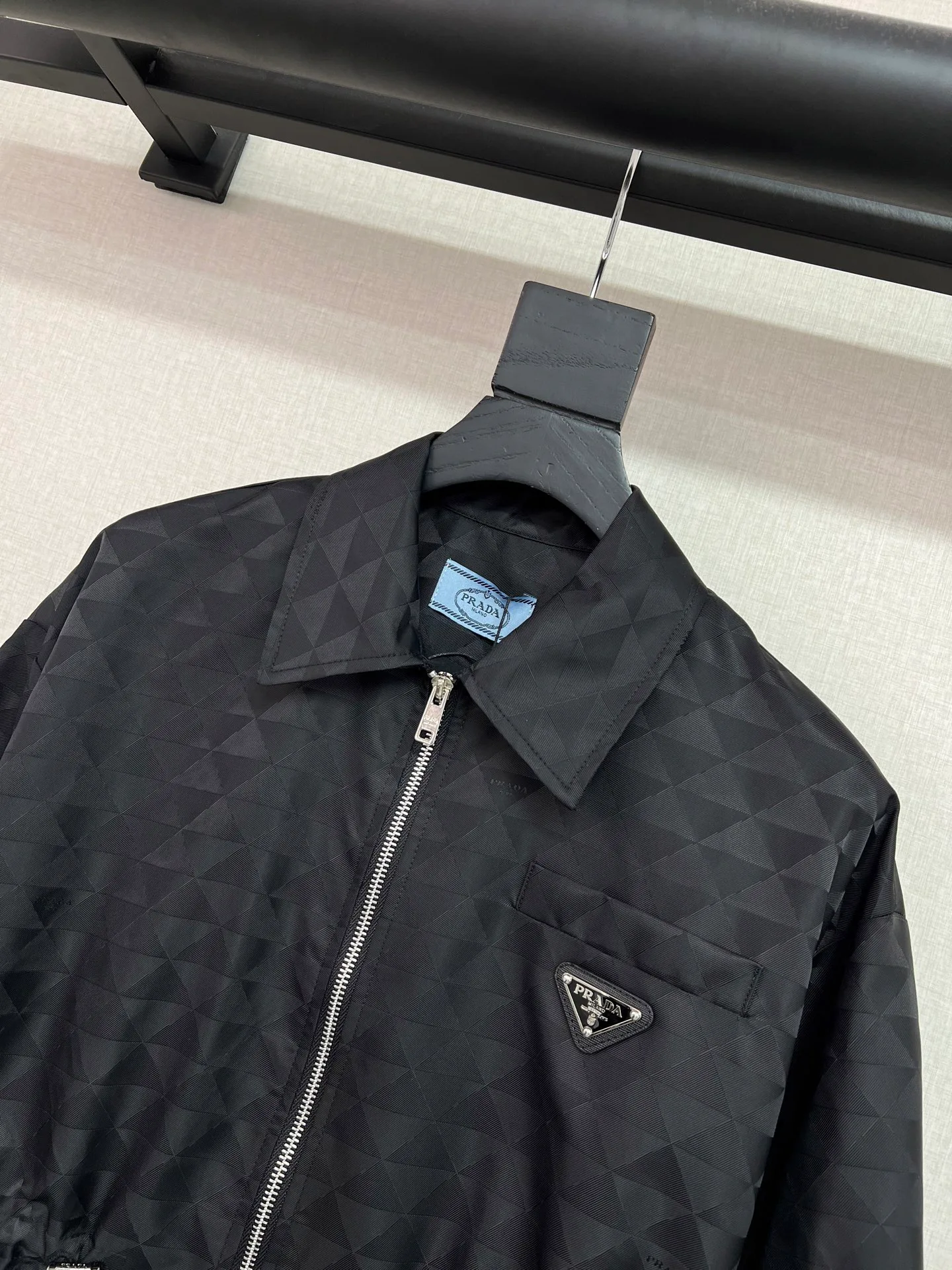 Куртки И Пуховики Женские Prada 18661602