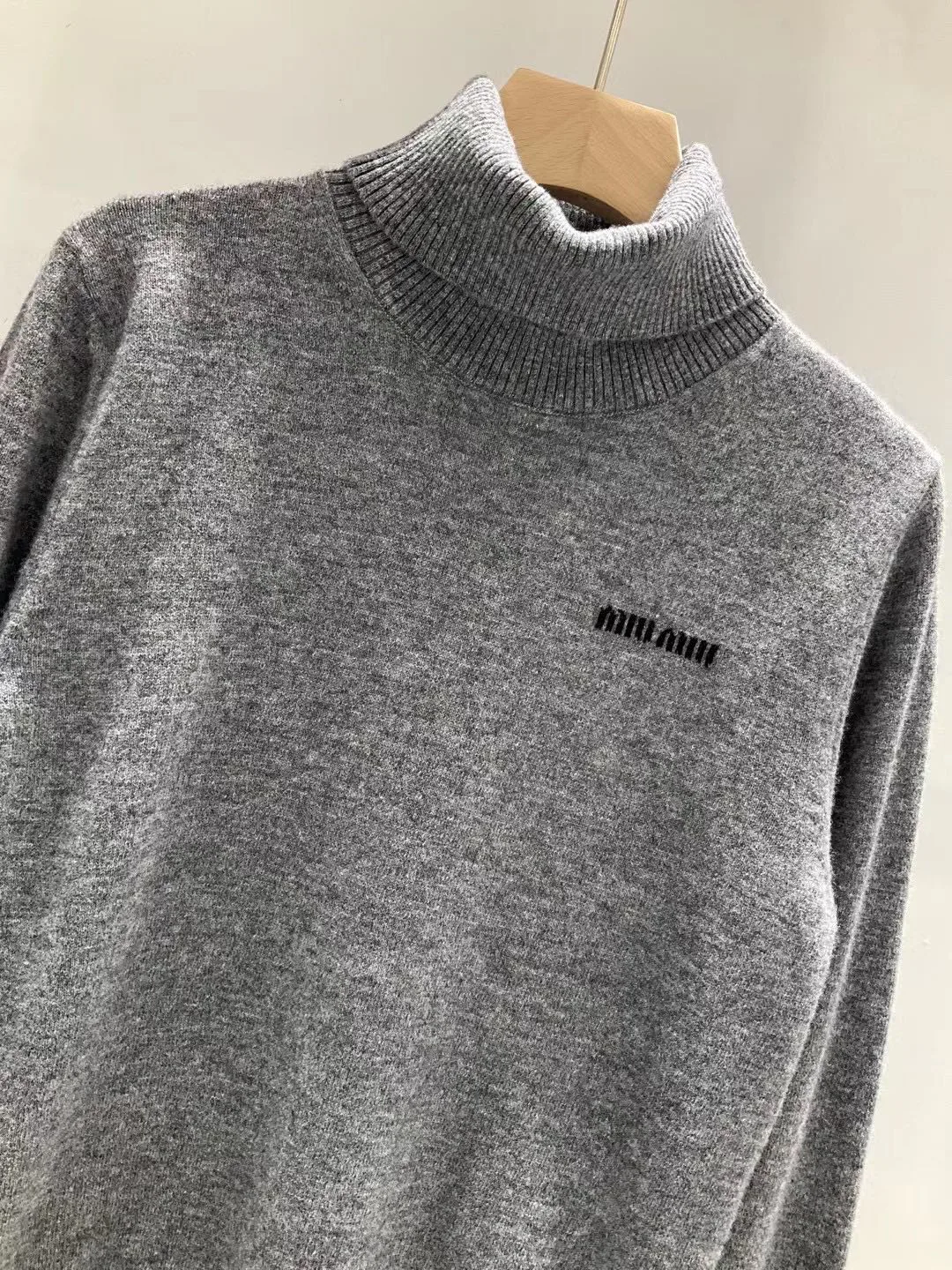 Джемперы И Свитеры Женские Miu Miu 18823686