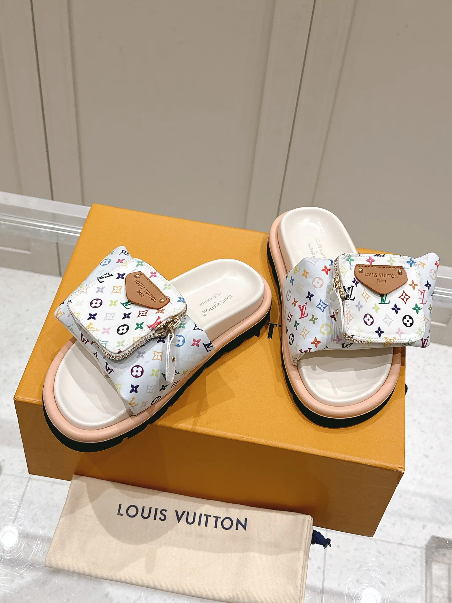Шлепанцы Женские Louis Vuitton 13223
