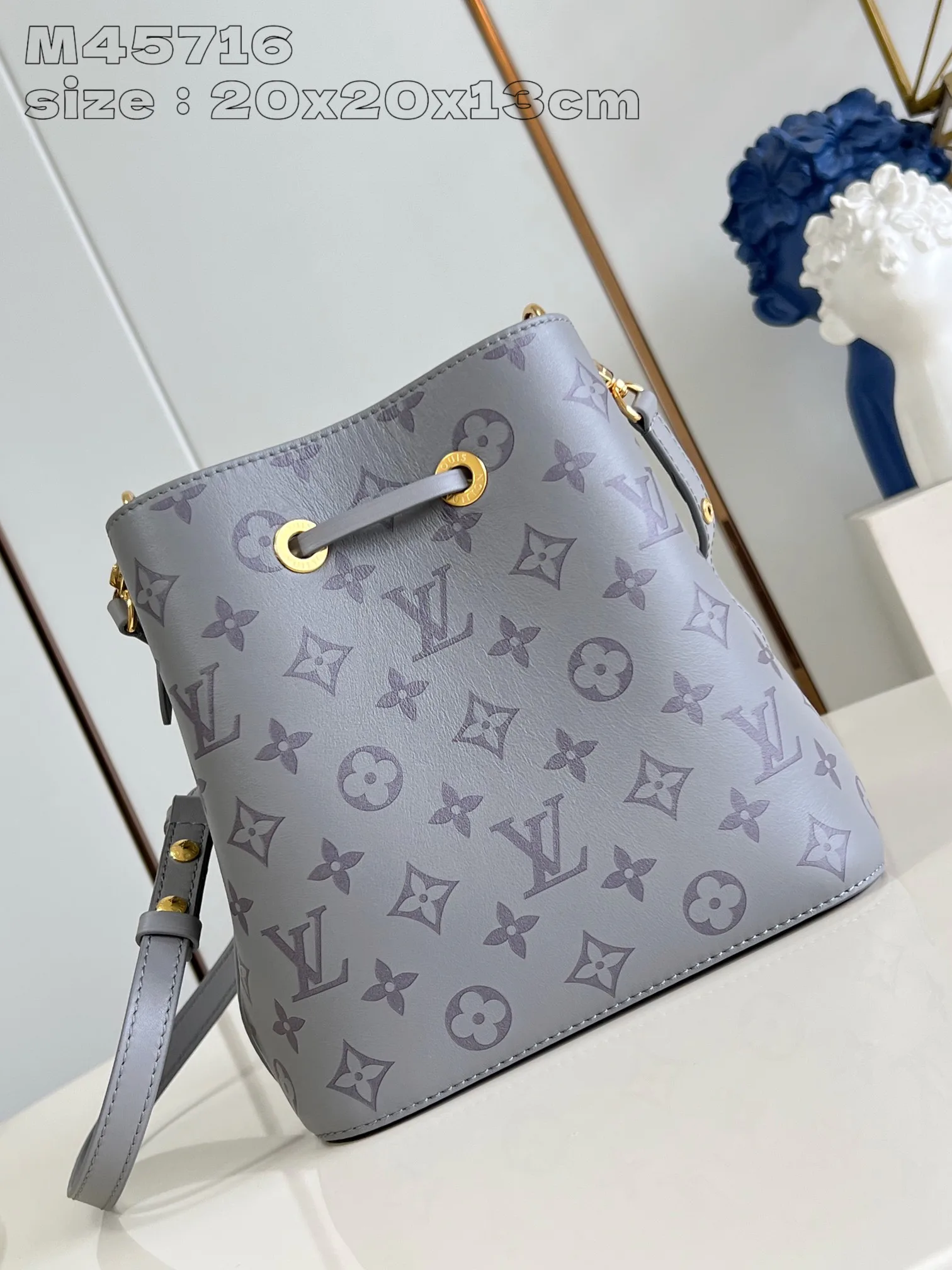 Классические Сумки Женские Louis Vuitton 18227601