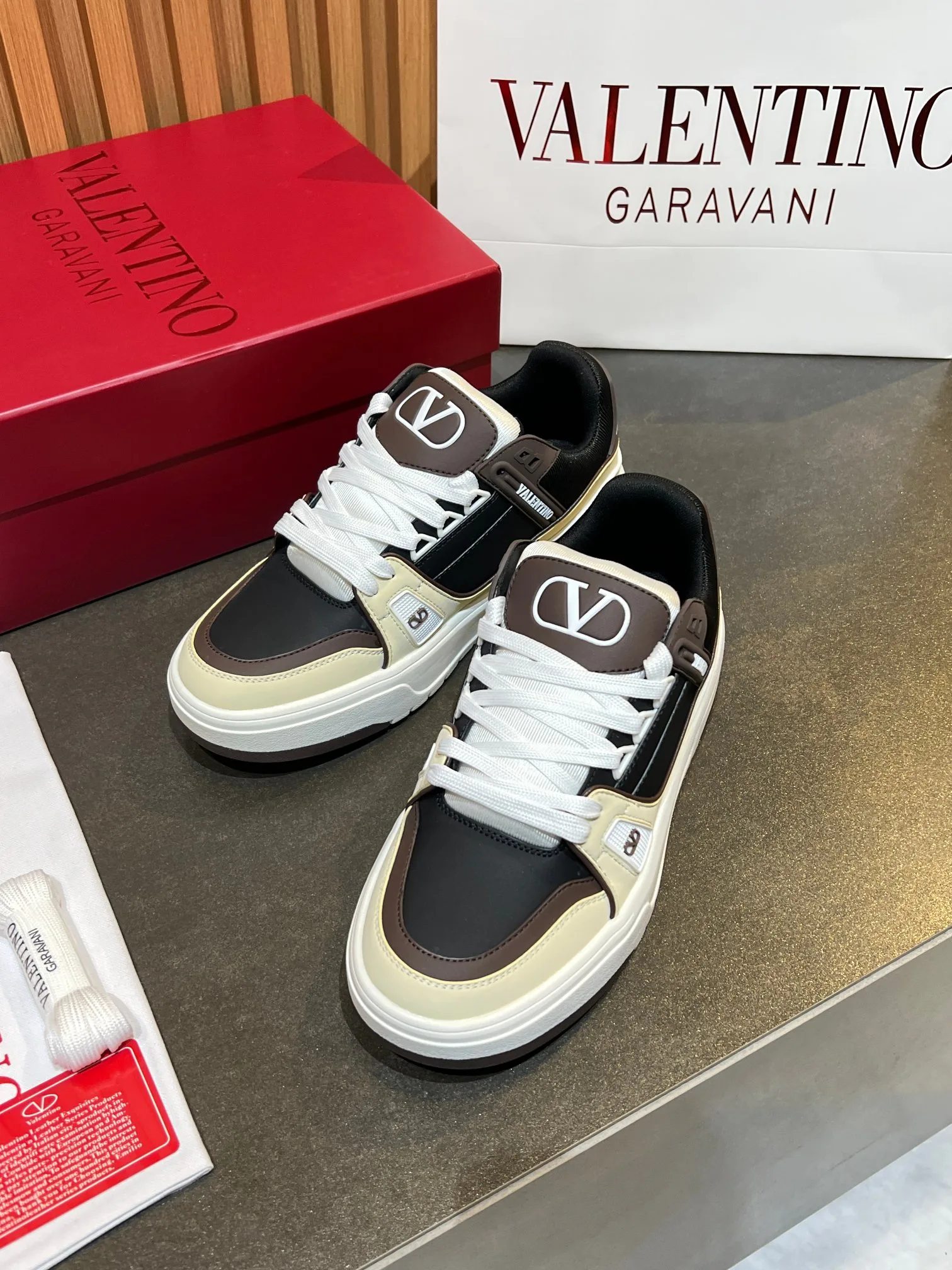Кроссовки Женские Valentino 11575959