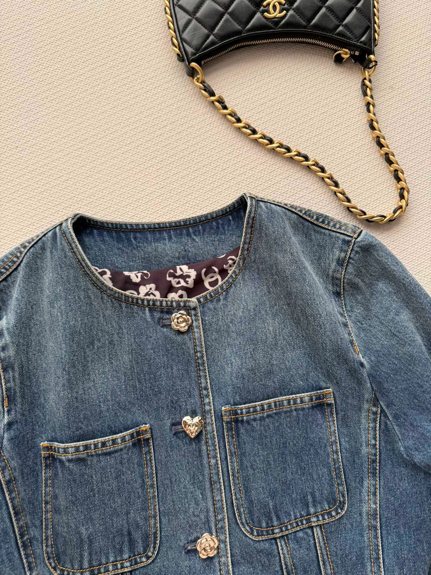 Куртки И Пуховики Женские Chanel 1143801