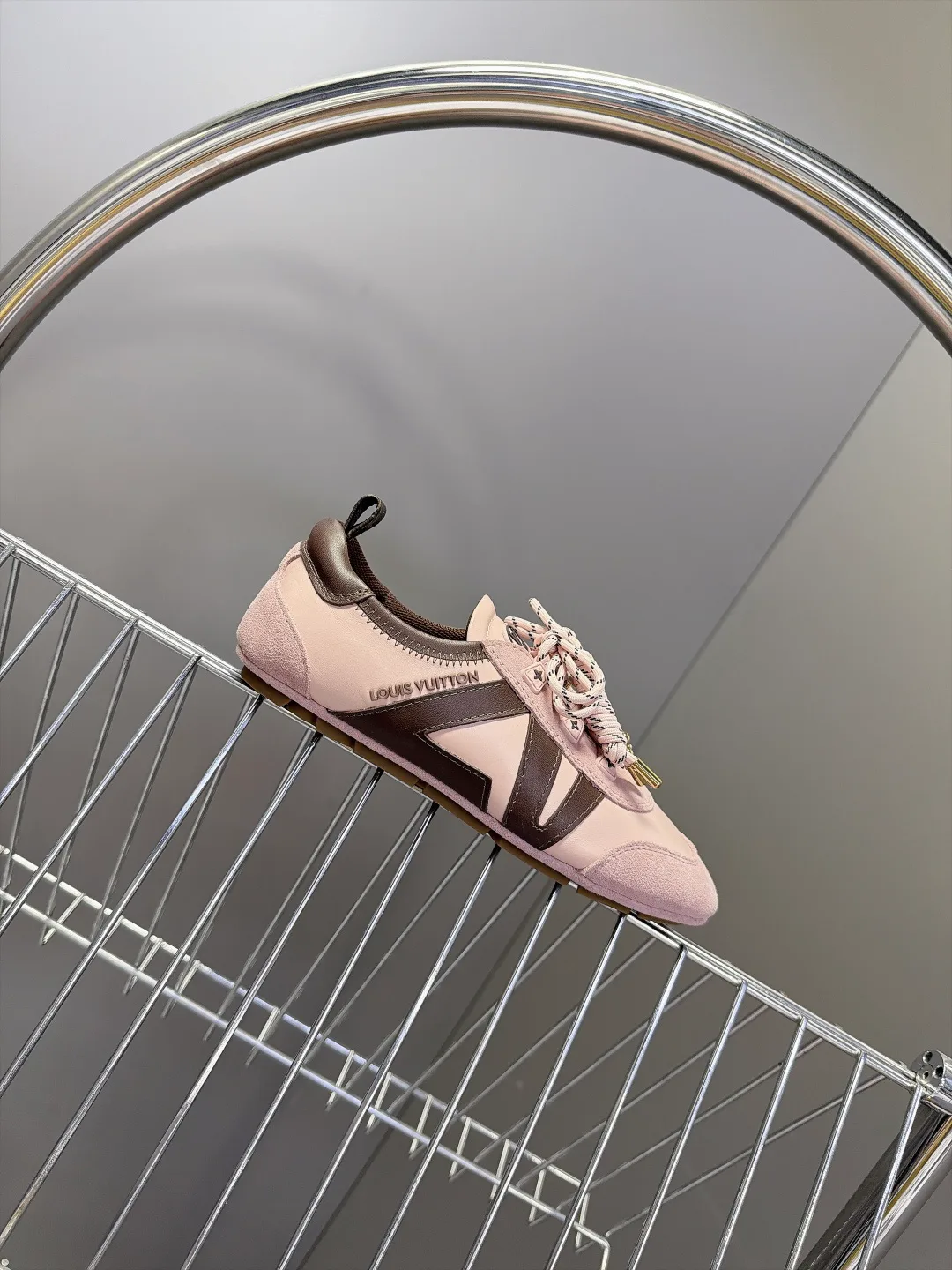 Кроссовки Женские Louis Vuitton 18005455