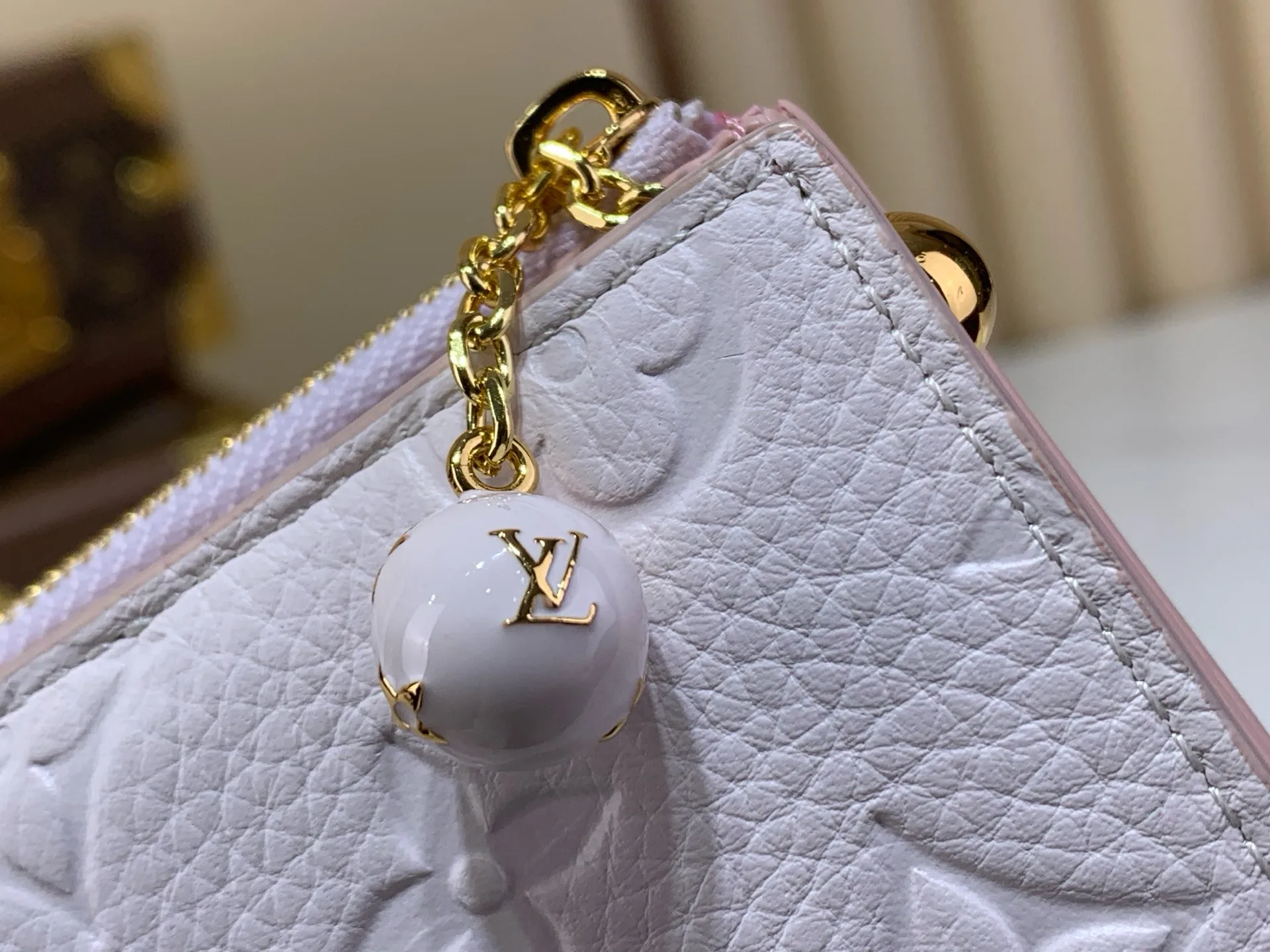 Клатчи Женские Louis Vuitton 17499374