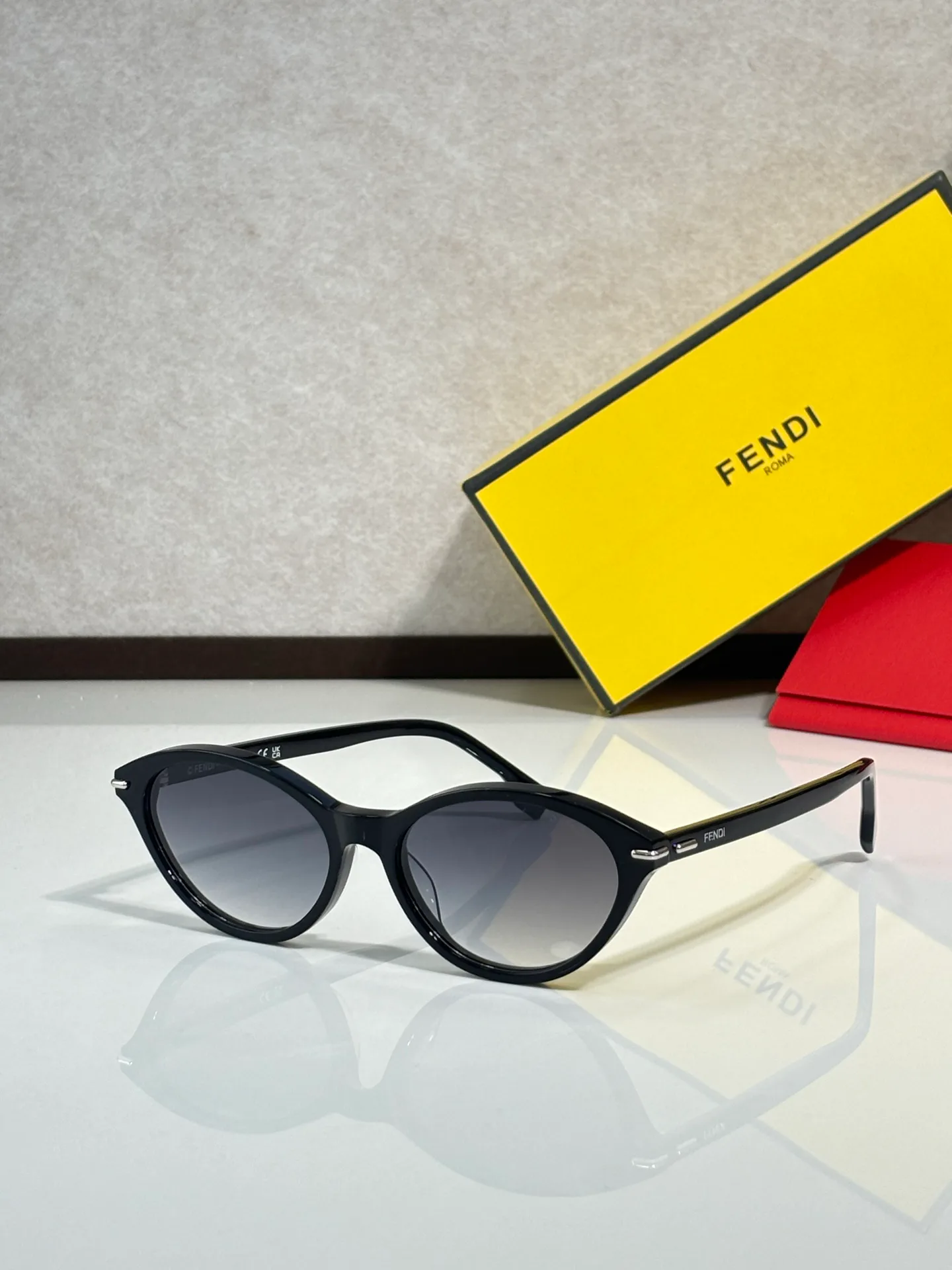 Очки Fendi 18490171