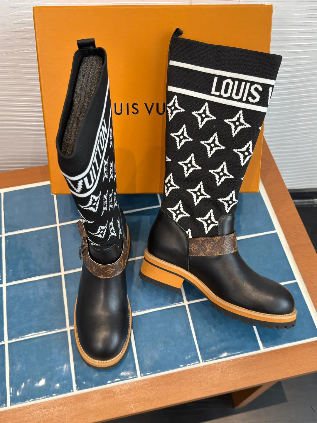 Сапоги Женские Louis Vuitton 18252044