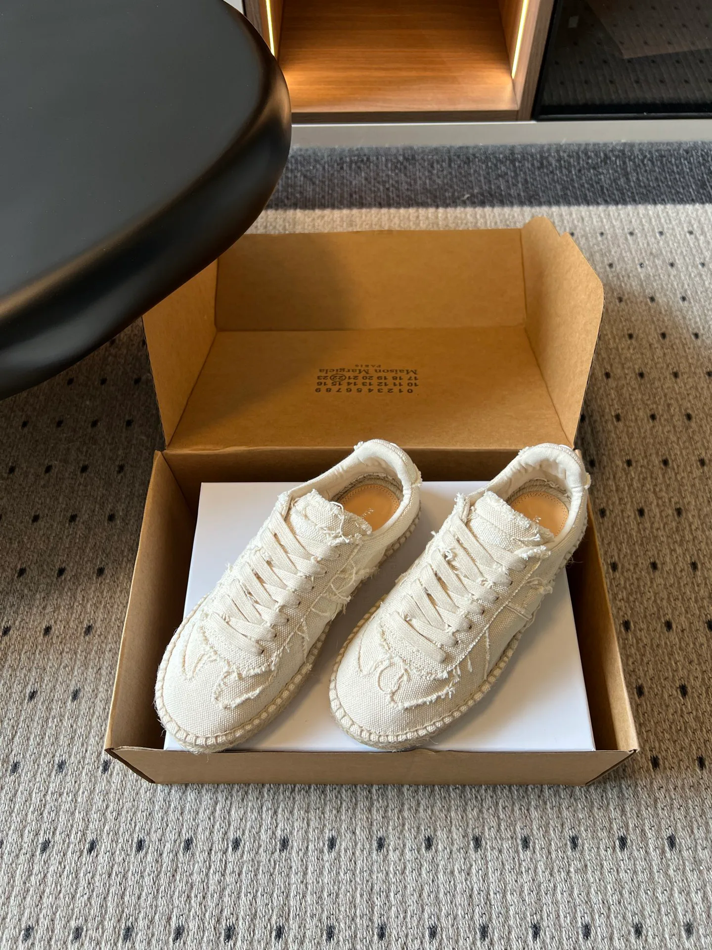 Кроссовки Женские Maison Margiela 17523651