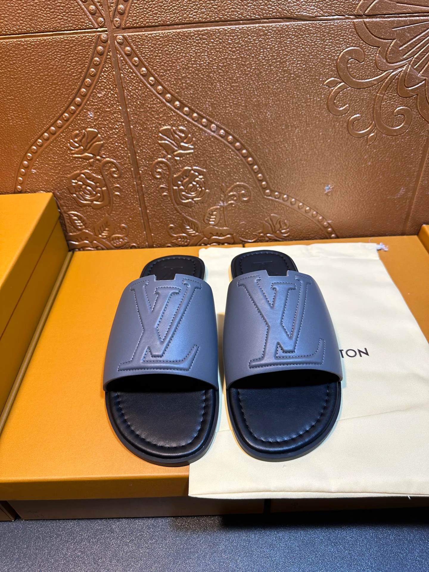 Шлепанцы Мужские Louis Vuitton 11488095