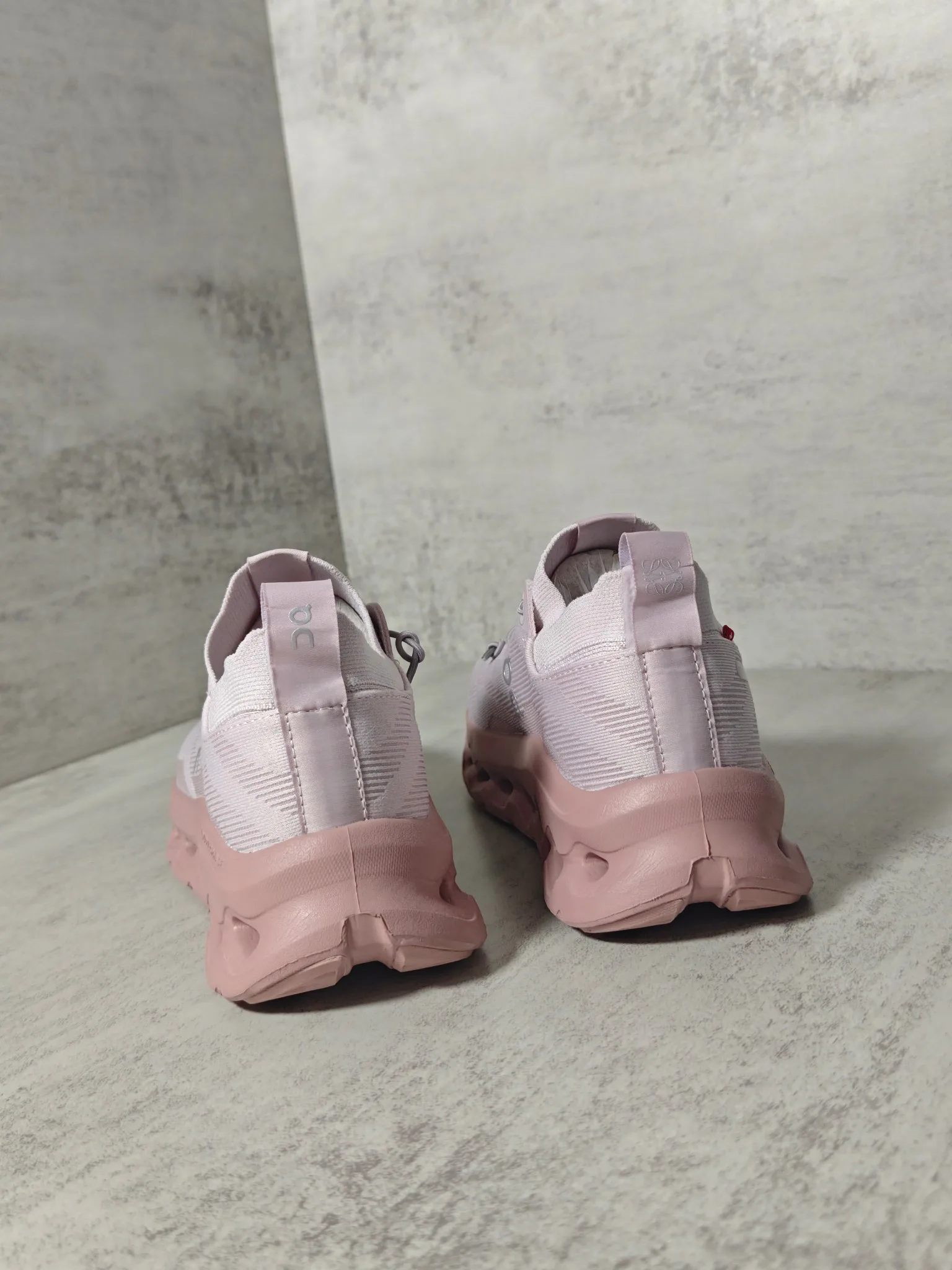 Кроссовки Женские Loewe 108250