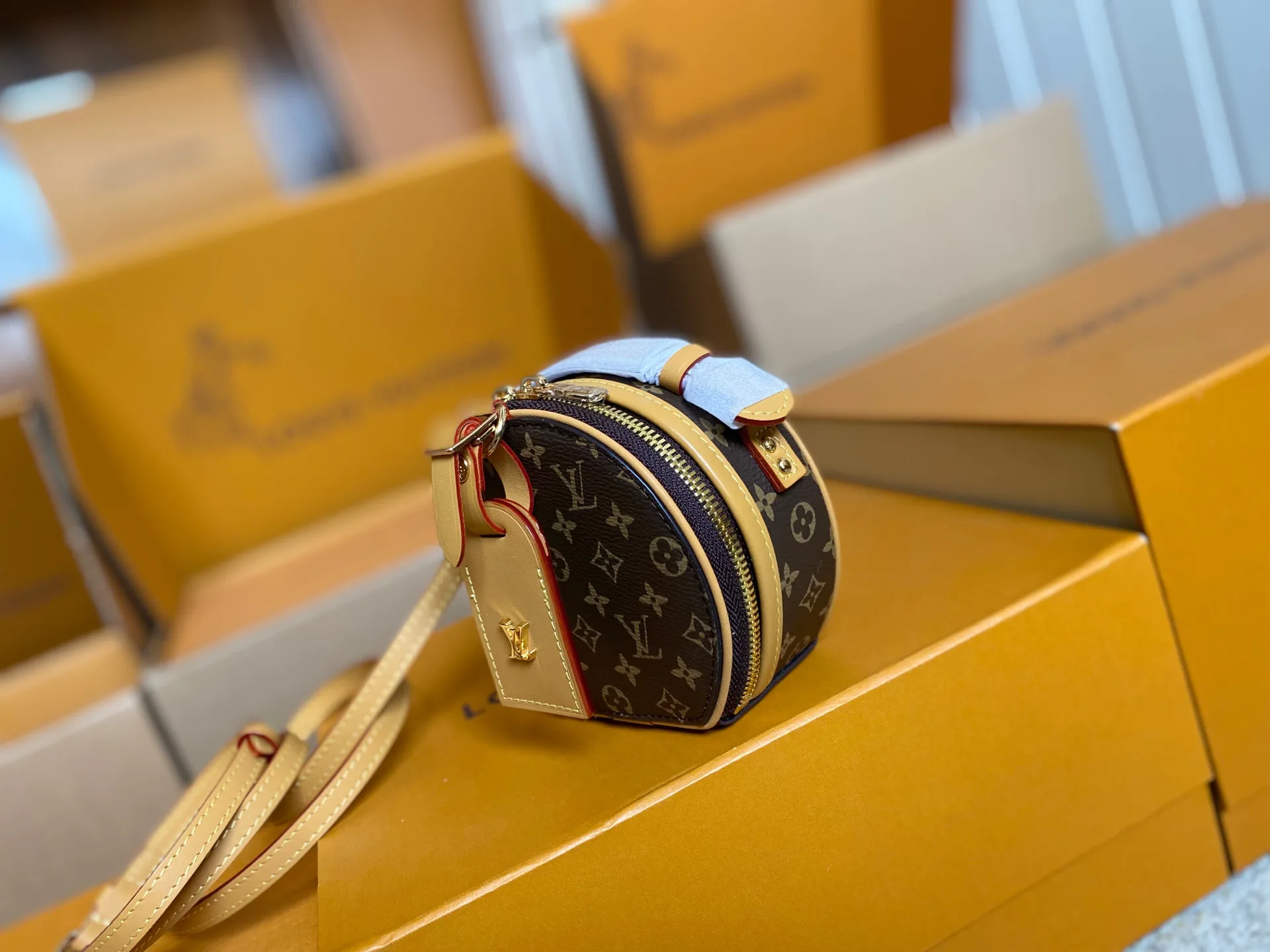 Сумки На Ремне Женские Louis Vuitton 20450