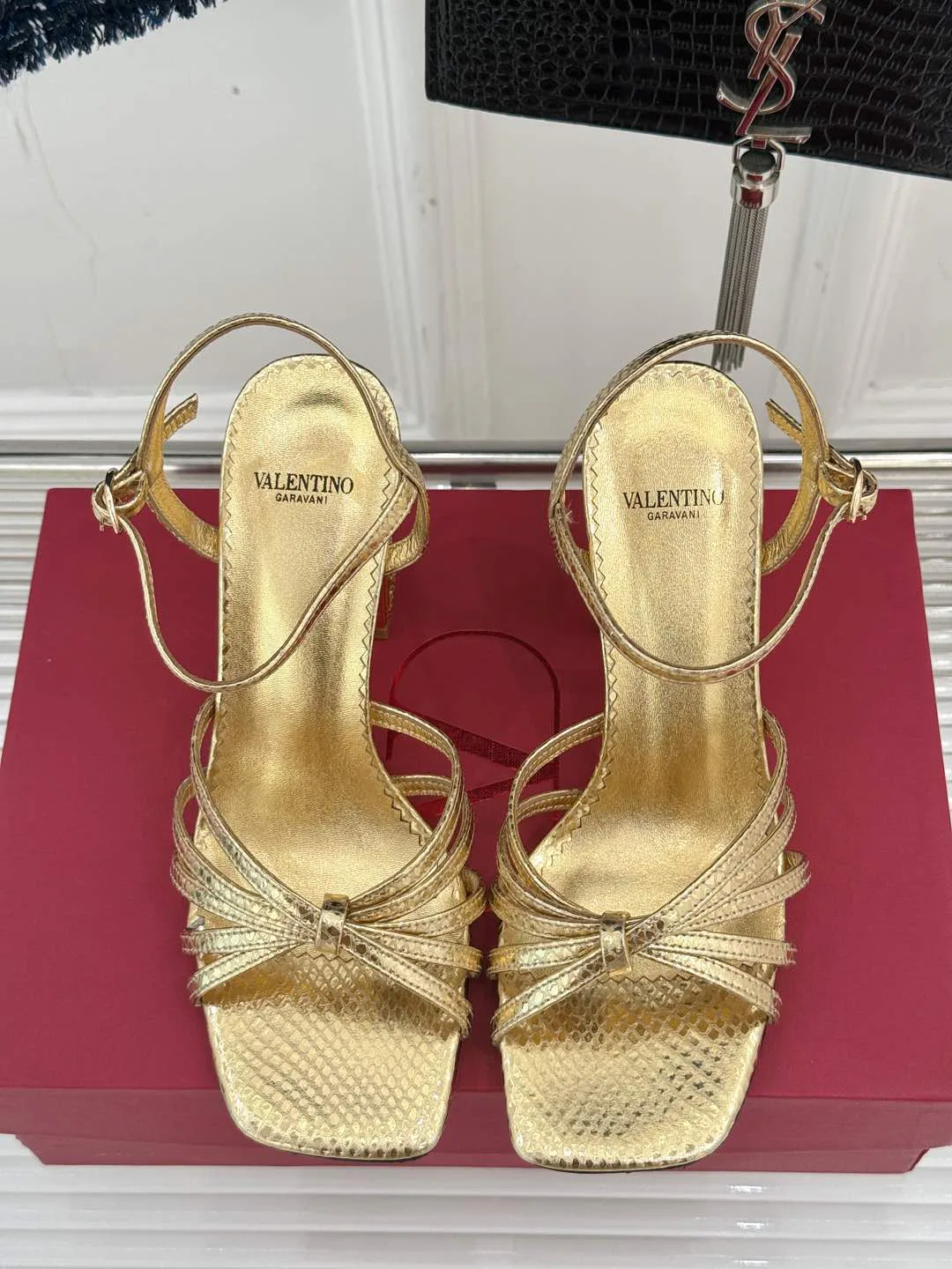 Босоножки Женские Valentino 3945