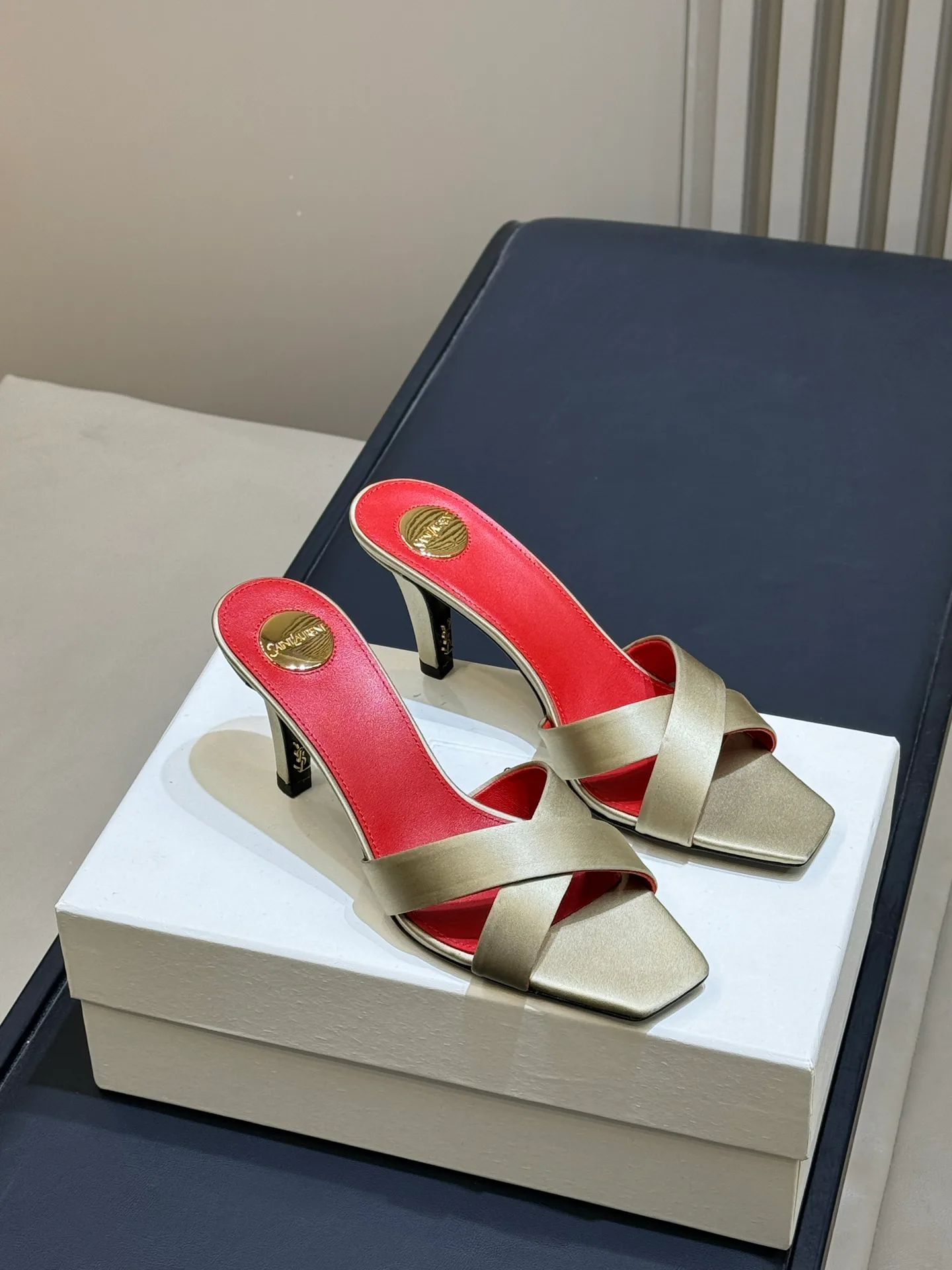 Босоножки Женские Saint Laurent 11892863