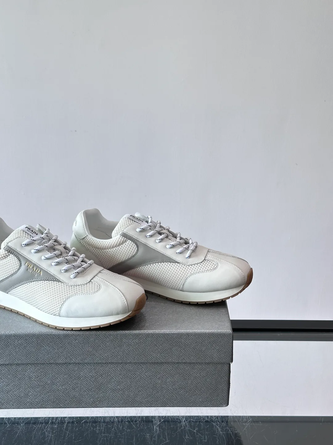 Кроссовки Женские Prada 17349519