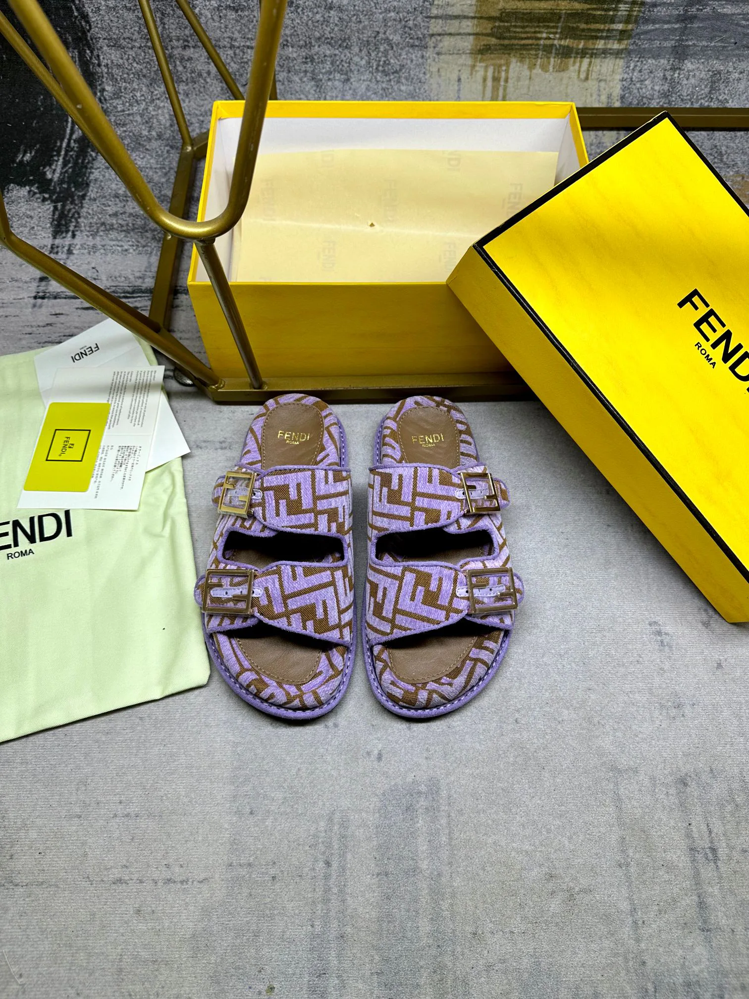 Шлепанцы Женские Fendi 19271