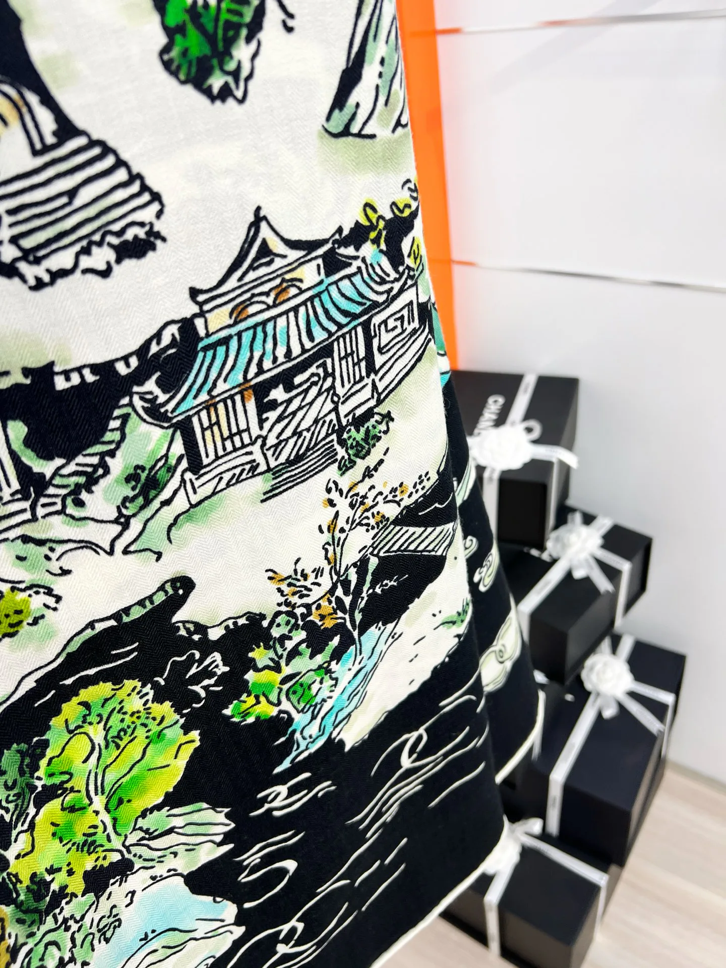 Шарфы Chanel 136824