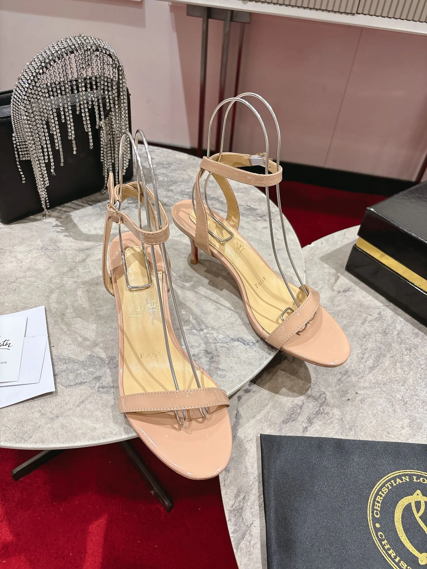 Босоножки Женские Christian Louboutin 14354241