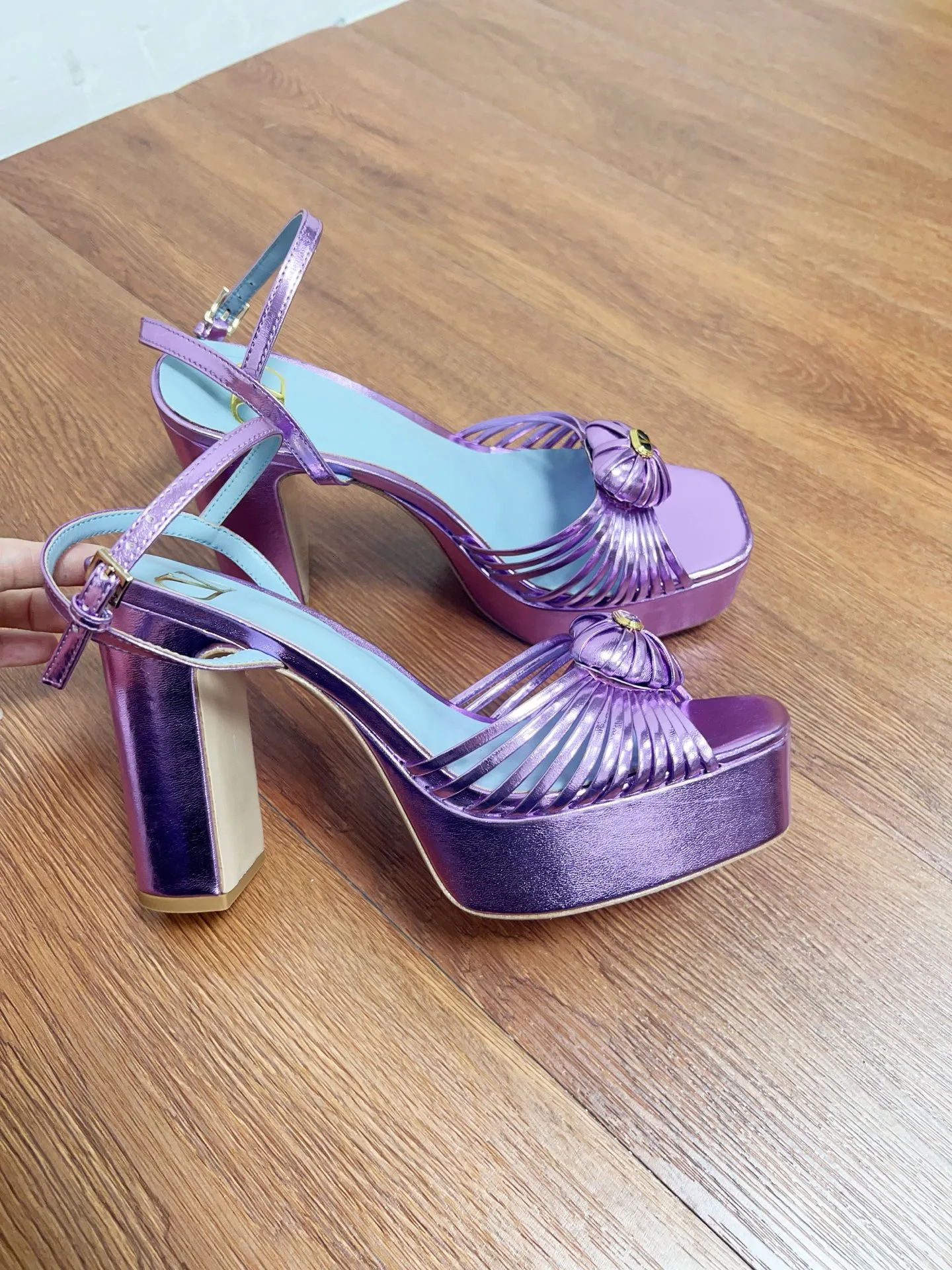 Босоножки Женские Valentino 10994250