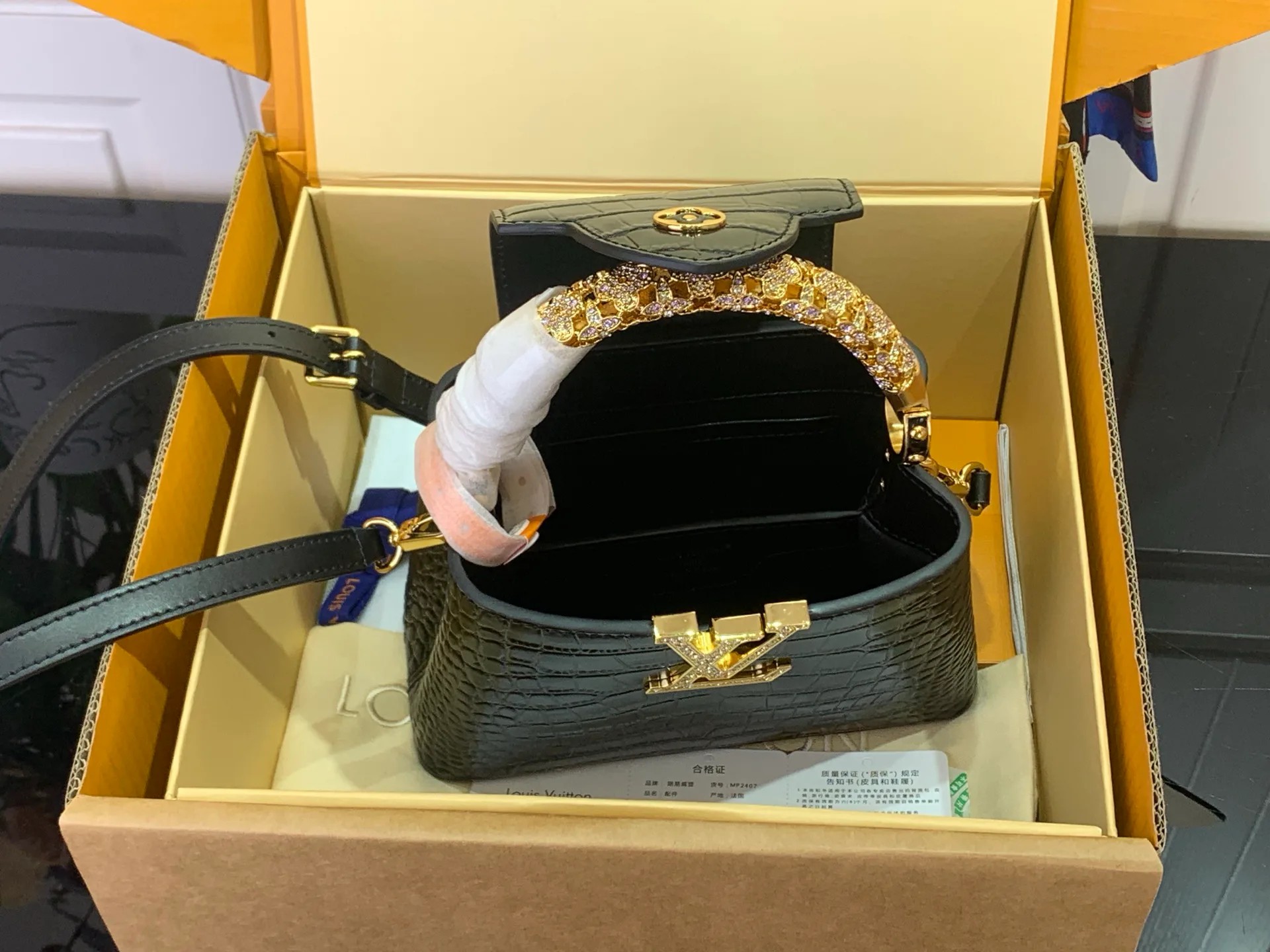 Классические Сумки Женские Louis Vuitton 17796555
