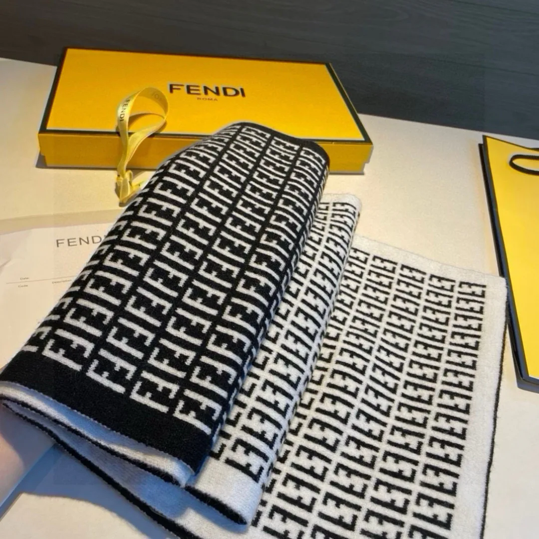 Шарфы Fendi 752677