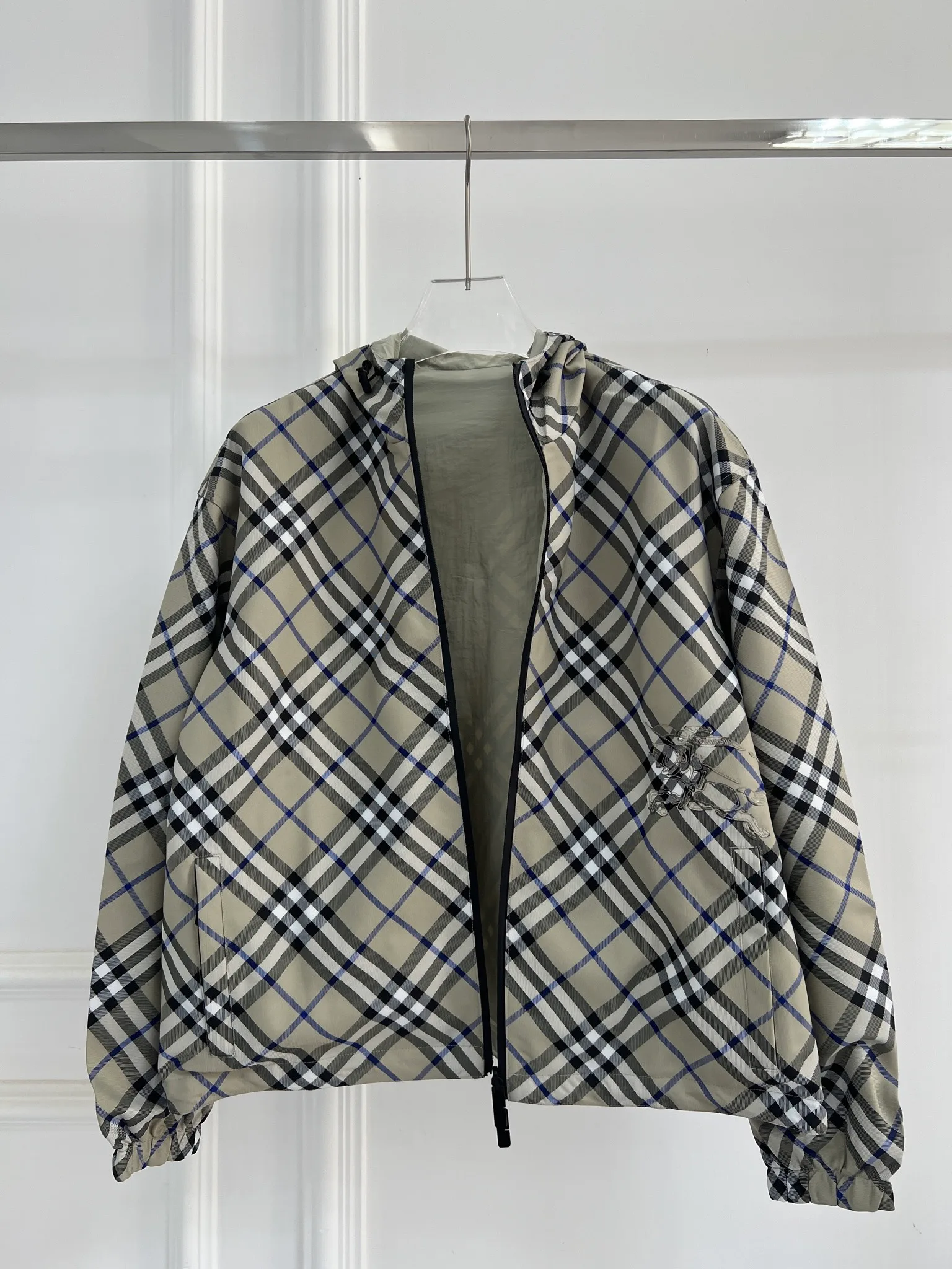 Куртки И Пуховики Женские Burberry 18415772