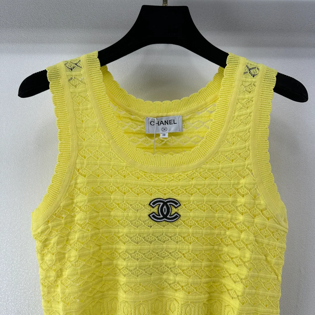 Жилеты Женские Chanel 11342832